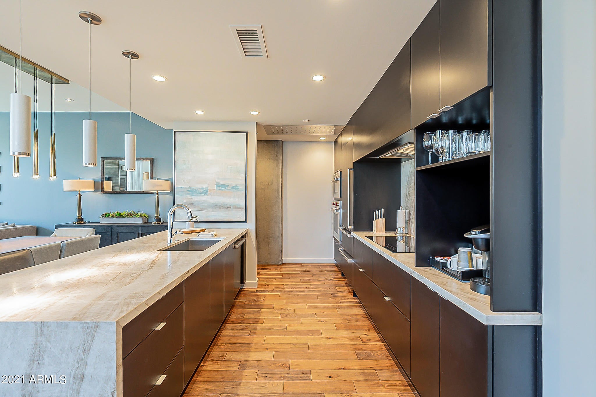 MOUNTAIN SHADOWS RESORT HOTEL CONDOMINIUM - Residential