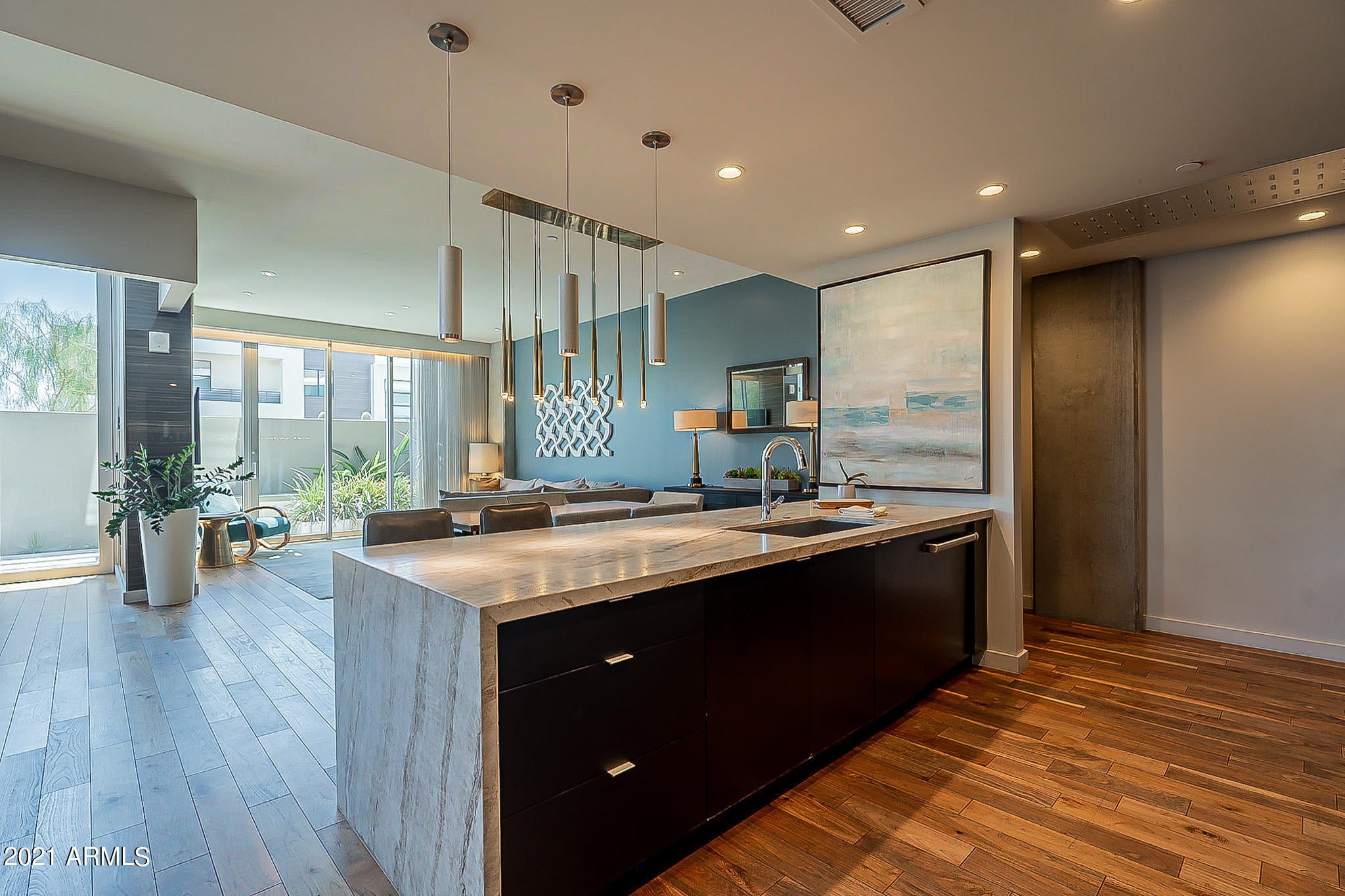 MOUNTAIN SHADOWS RESORT HOTEL CONDOMINIUM - Residential