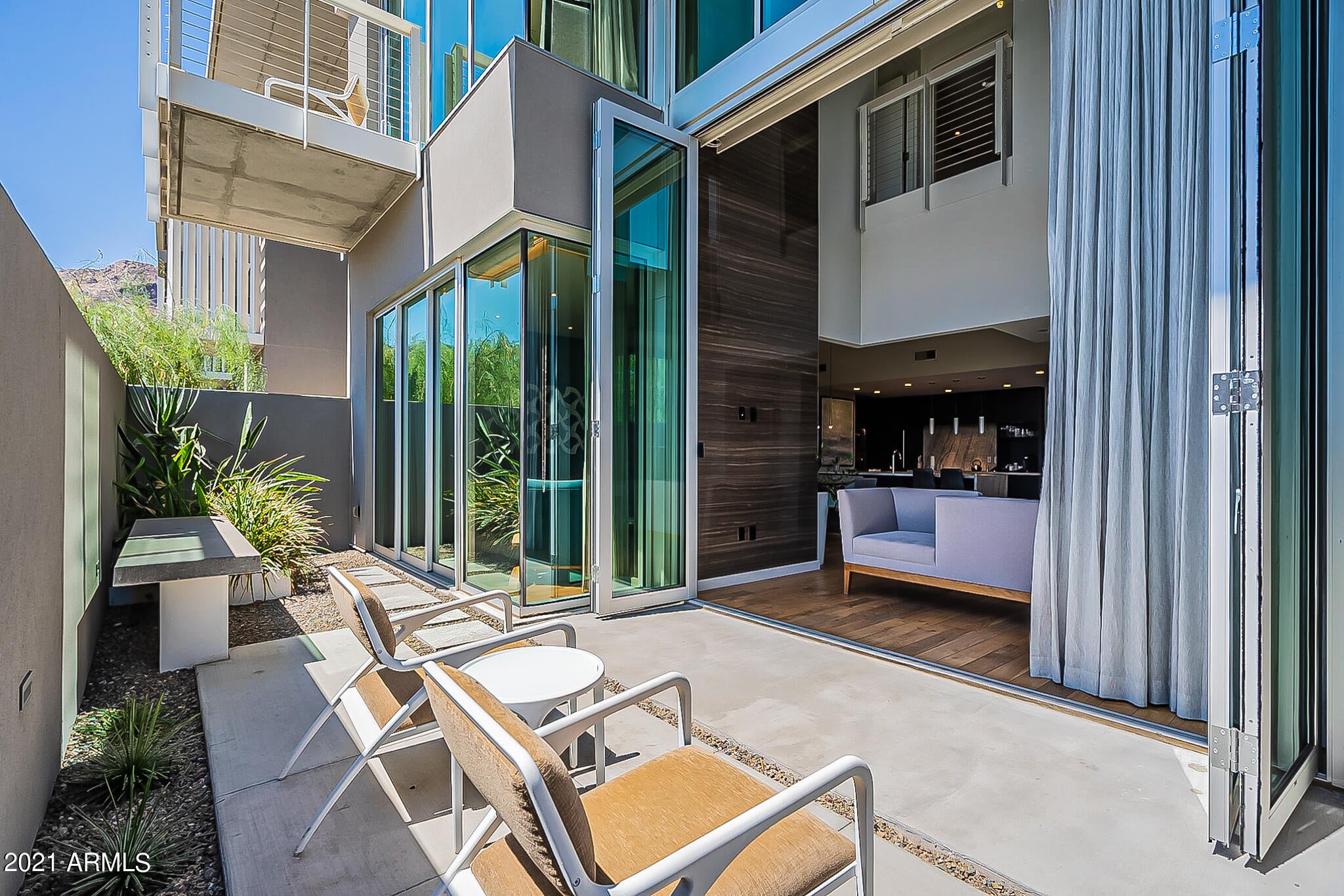 MOUNTAIN SHADOWS RESORT HOTEL CONDOMINIUM - Residential