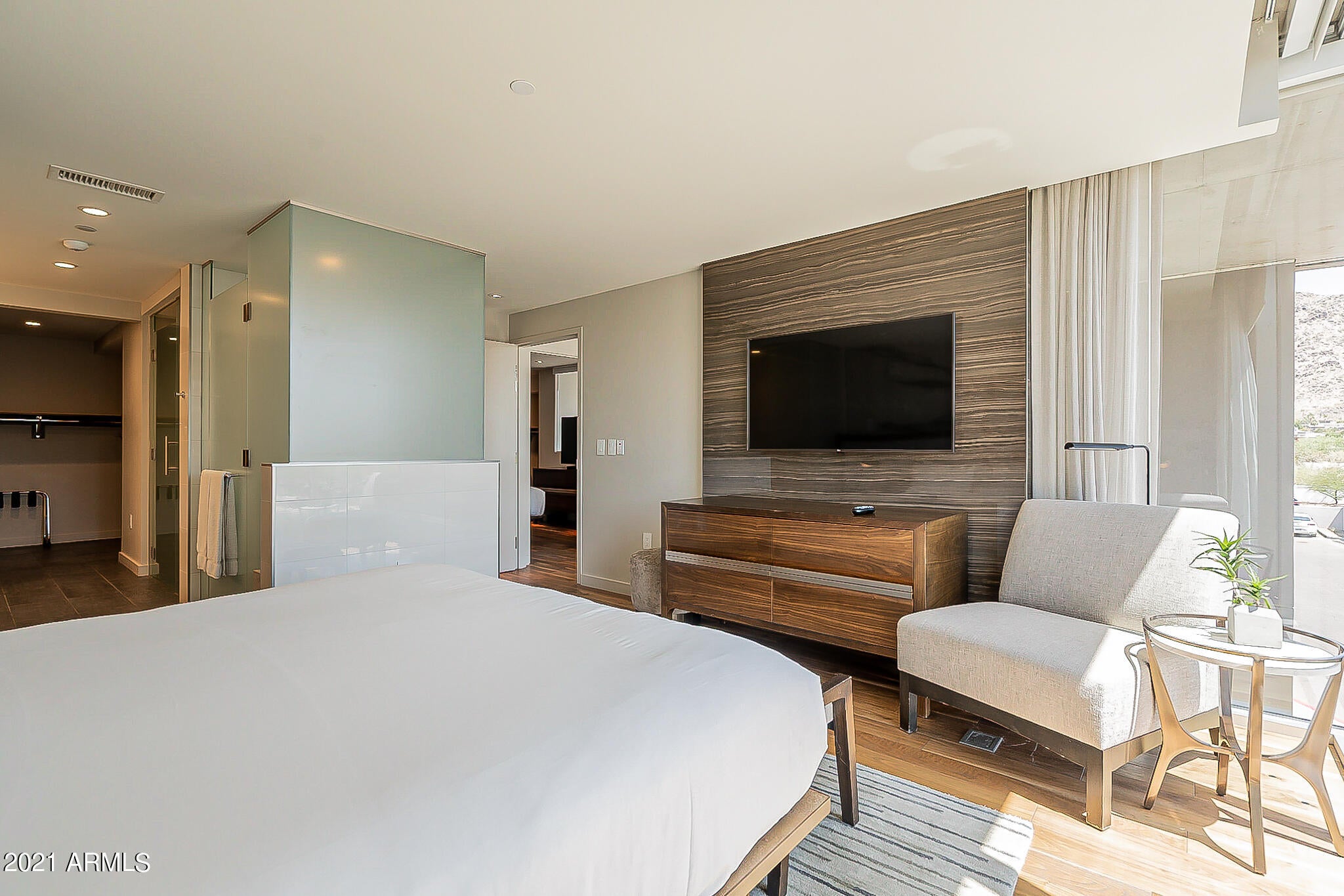 MOUNTAIN SHADOWS RESORT HOTEL CONDOMINIUM - Residential