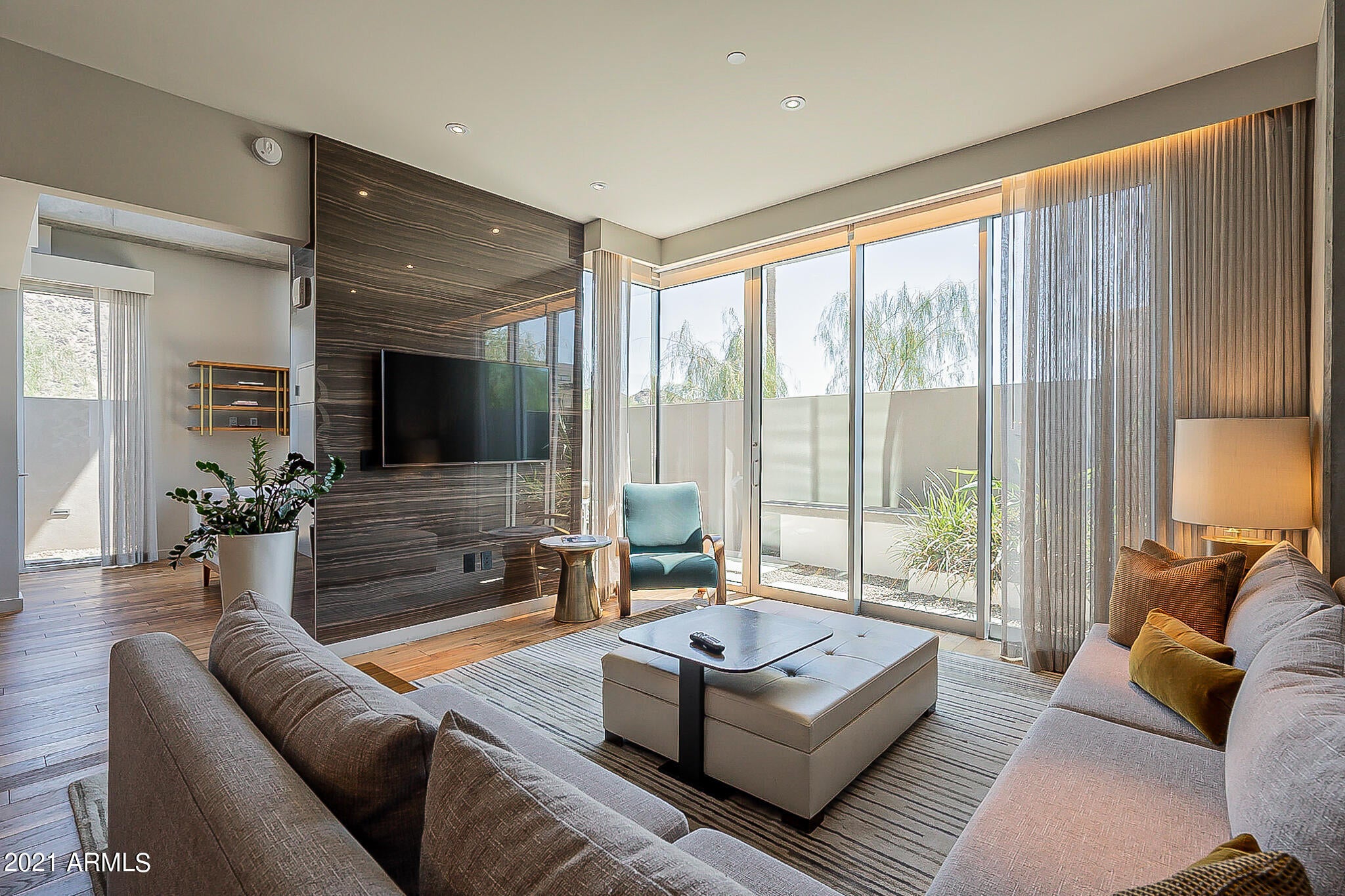 MOUNTAIN SHADOWS RESORT HOTEL CONDOMINIUM - Residential