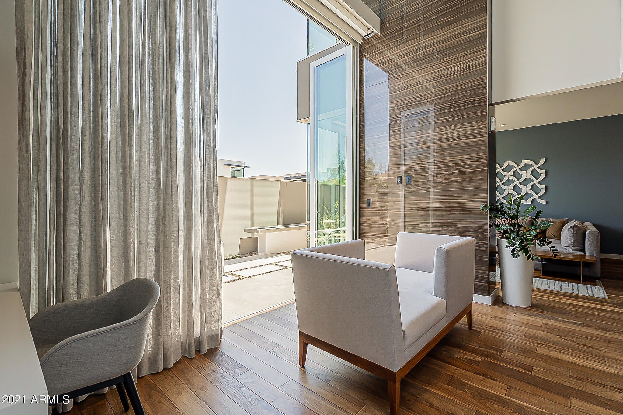 MOUNTAIN SHADOWS RESORT HOTEL CONDOMINIUM - Residential