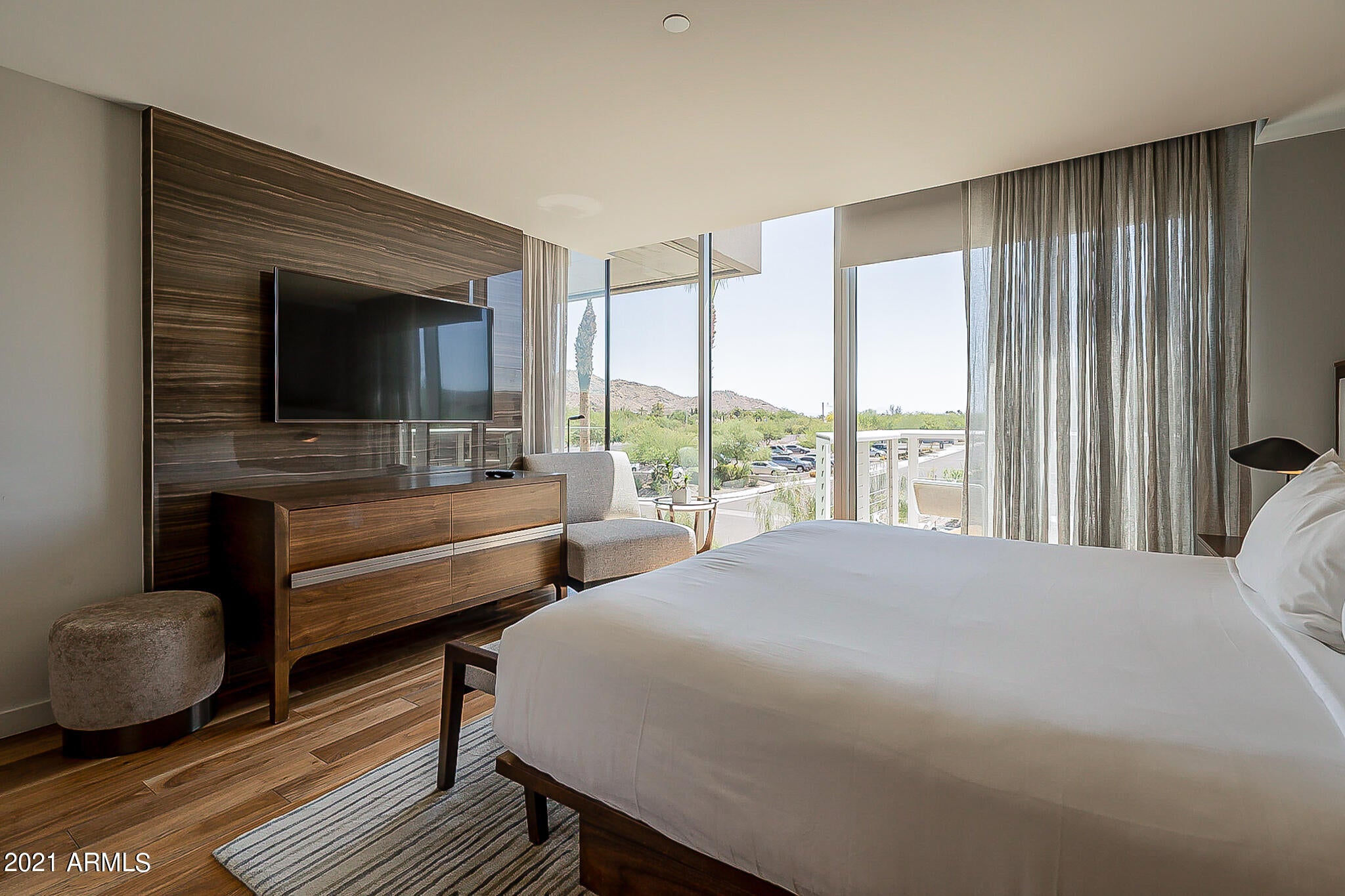 MOUNTAIN SHADOWS RESORT HOTEL CONDOMINIUM - Residential