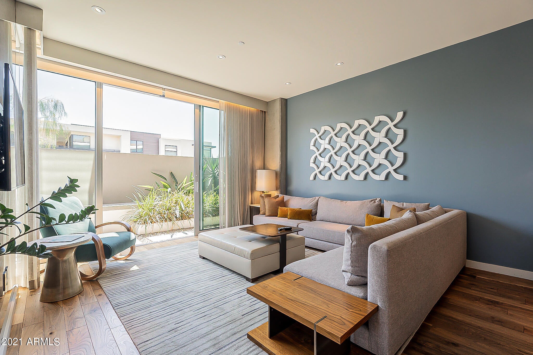 MOUNTAIN SHADOWS RESORT HOTEL CONDOMINIUM - Residential