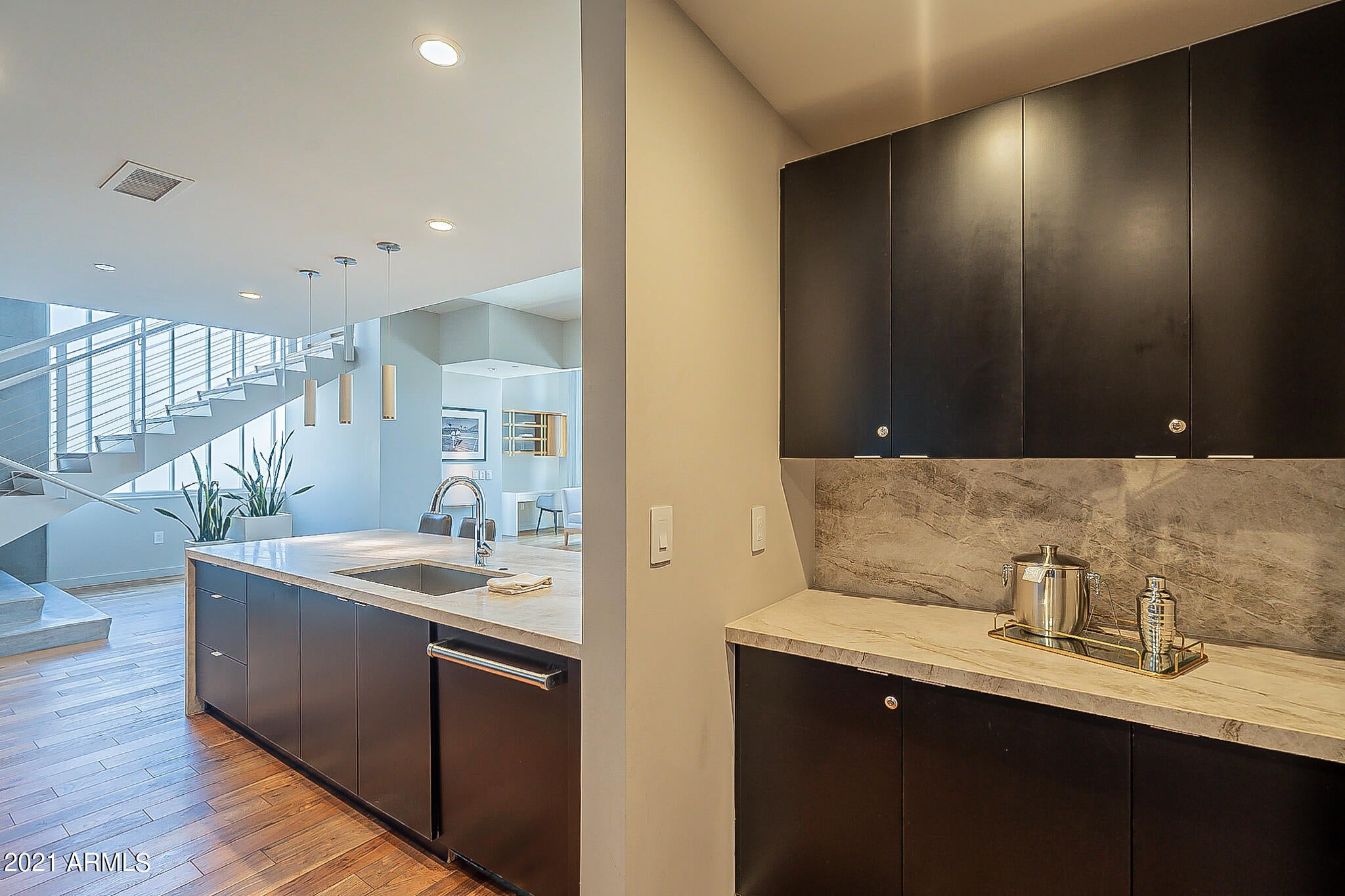 MOUNTAIN SHADOWS RESORT HOTEL CONDOMINIUM - Residential