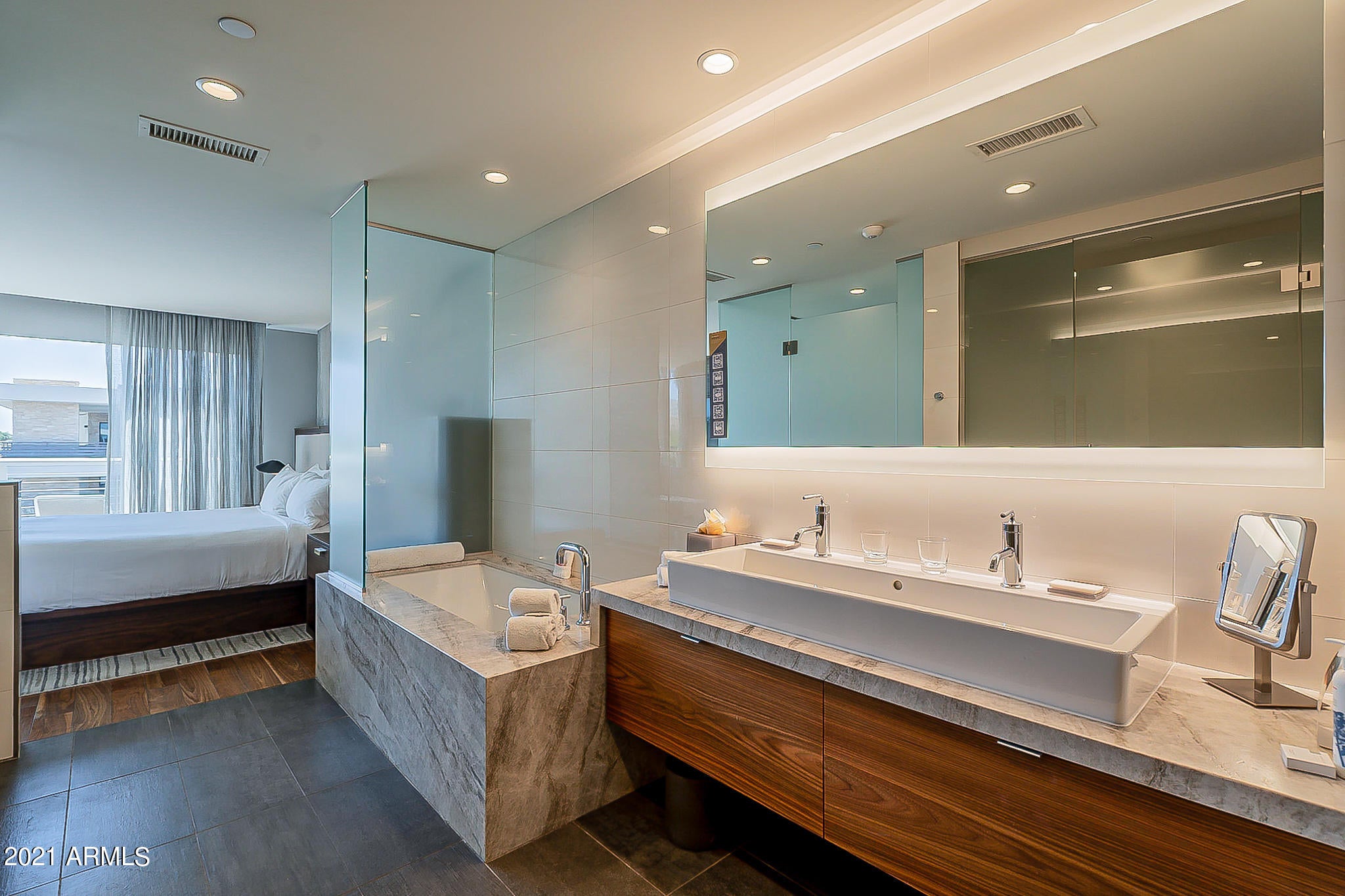 MOUNTAIN SHADOWS RESORT HOTEL CONDOMINIUM - Residential