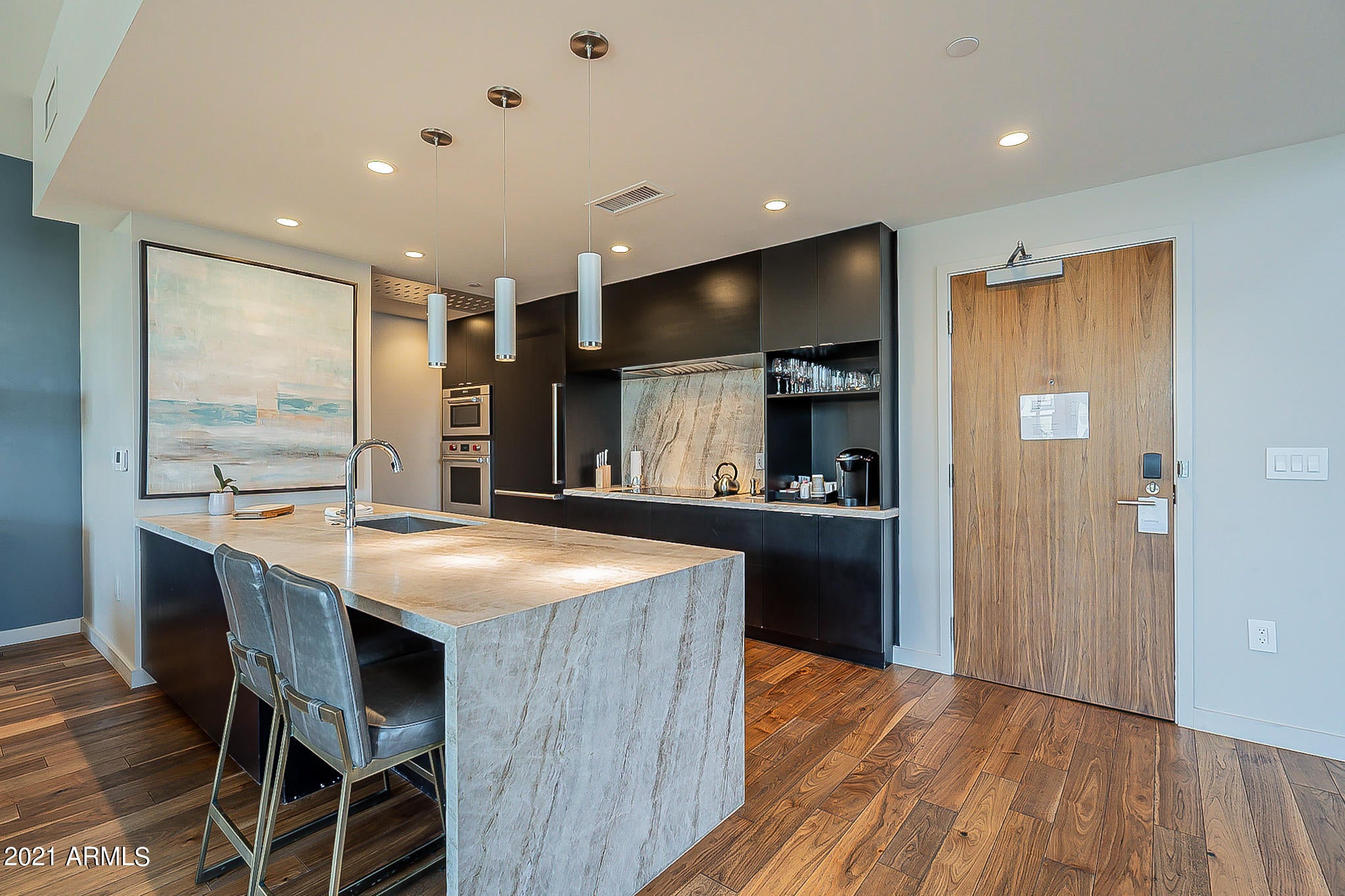 MOUNTAIN SHADOWS RESORT HOTEL CONDOMINIUM - Residential