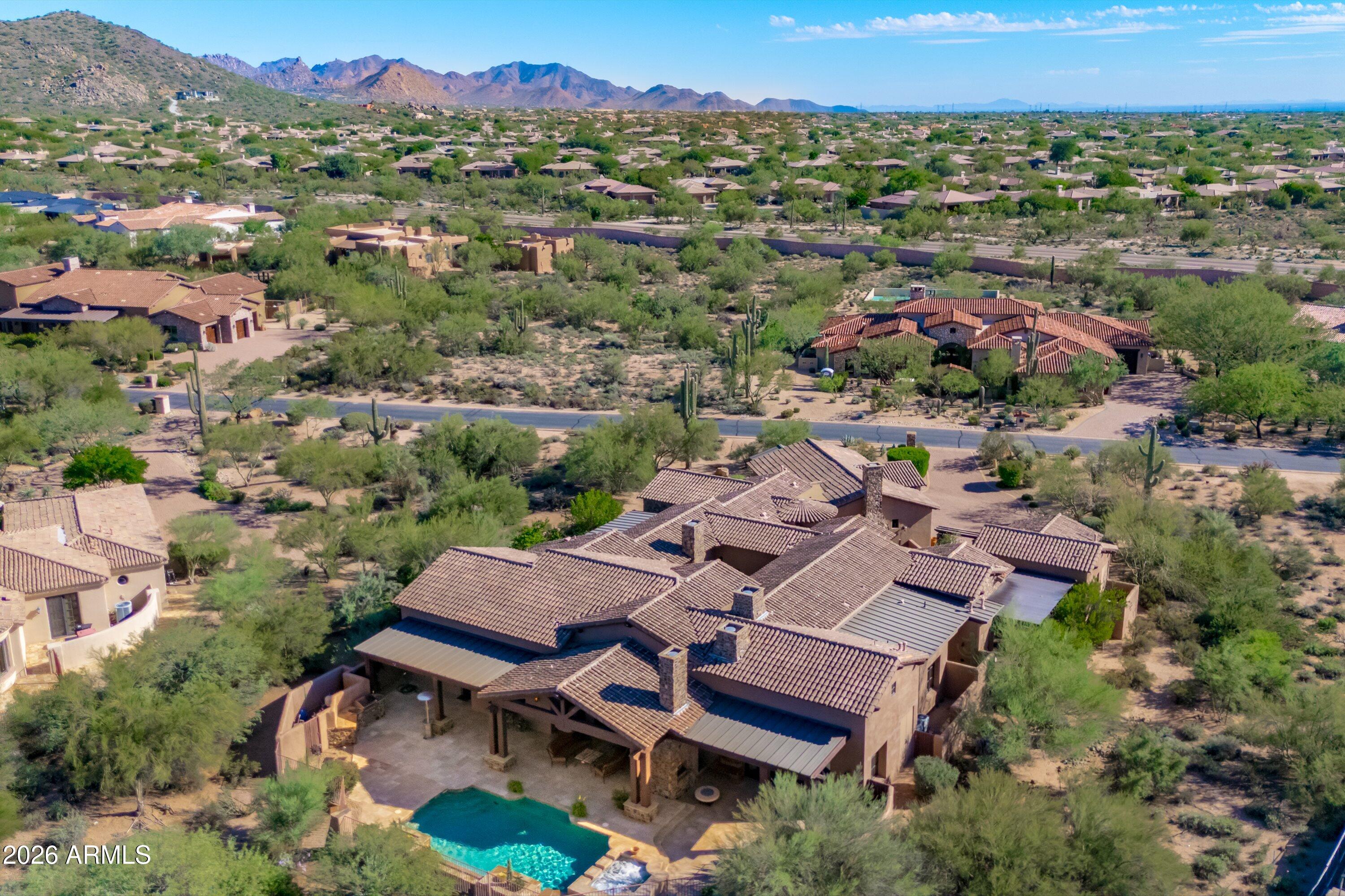 WHISPER ROCK - Residential