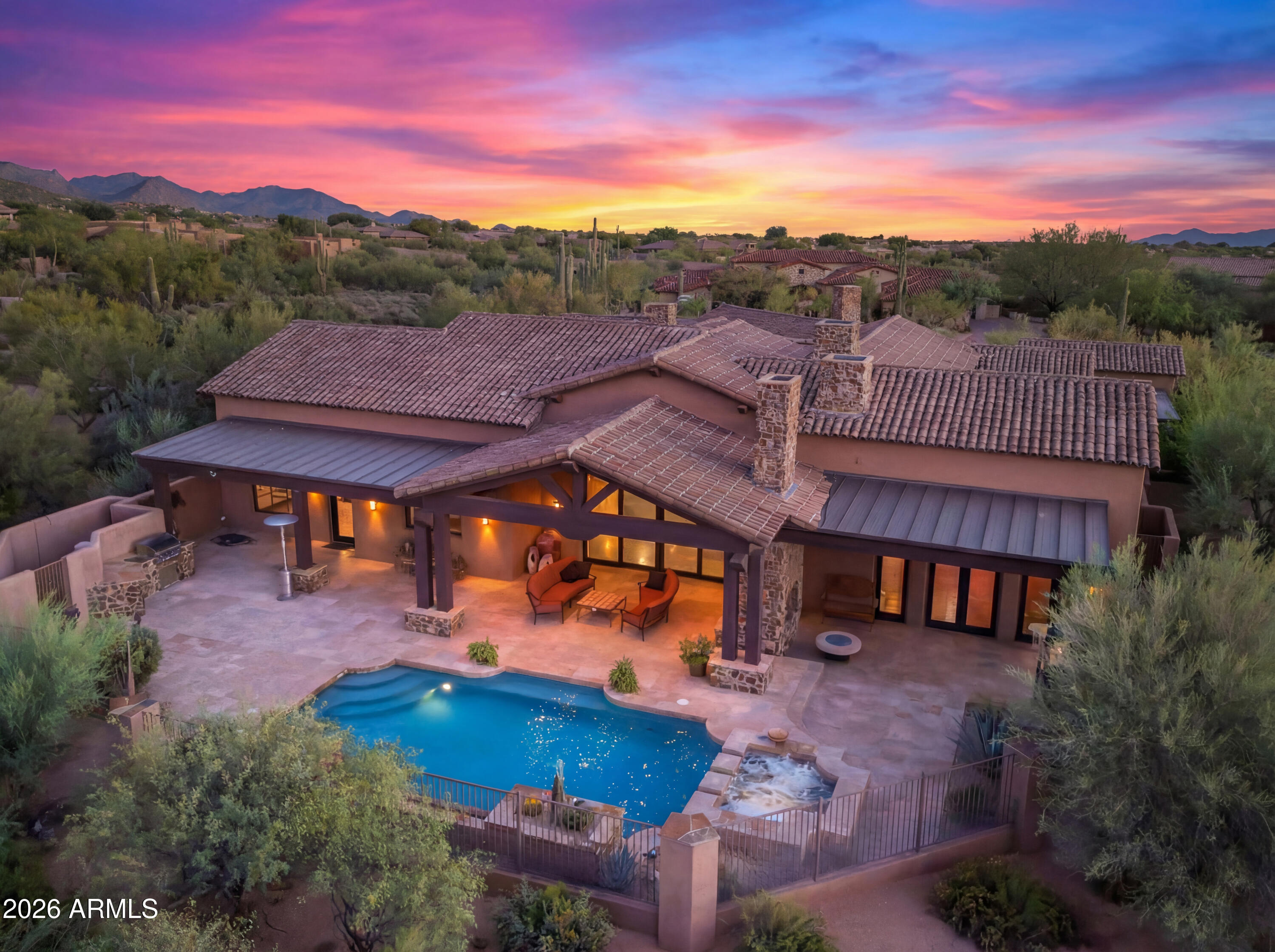 WHISPER ROCK - Residential