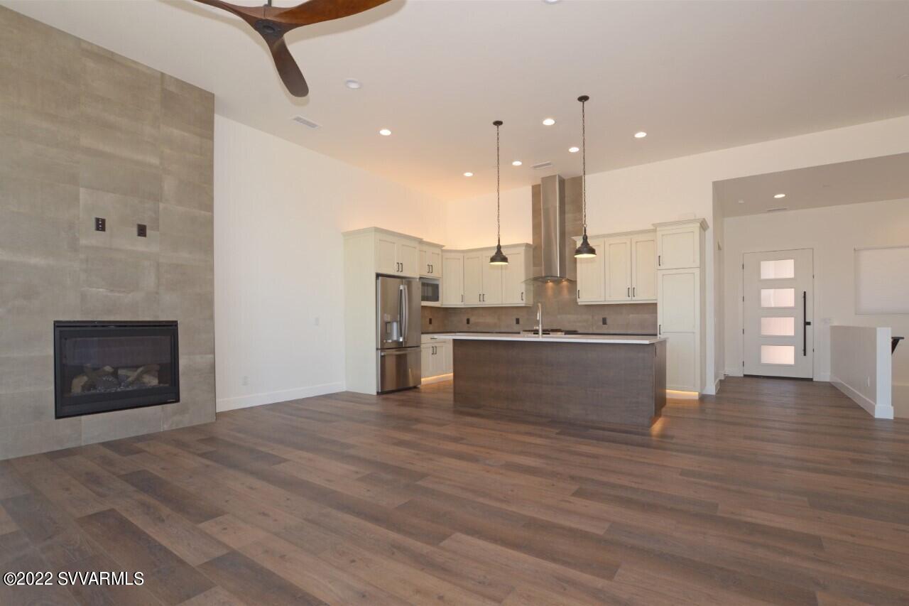 Les Springs - Residential