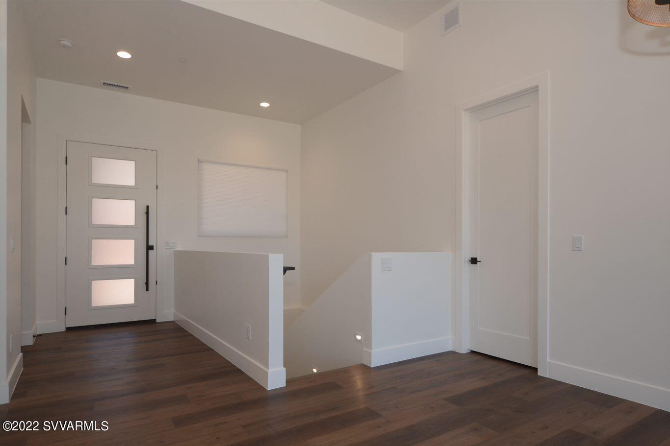 Les Springs - Residential