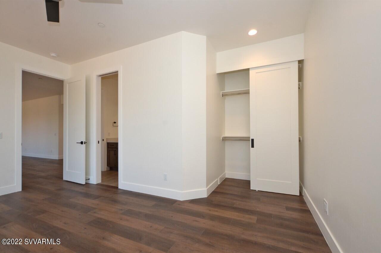 Les Springs - Residential