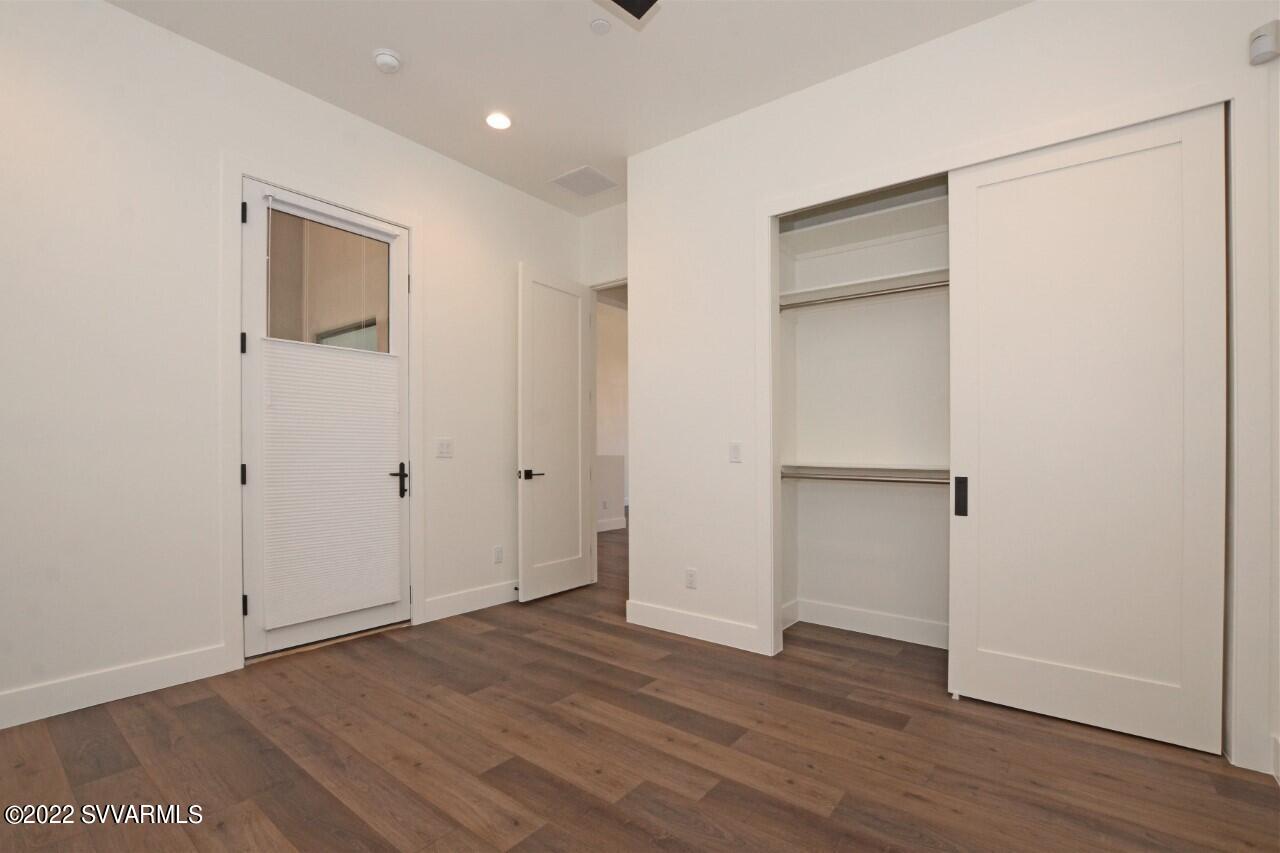 Les Springs - Residential