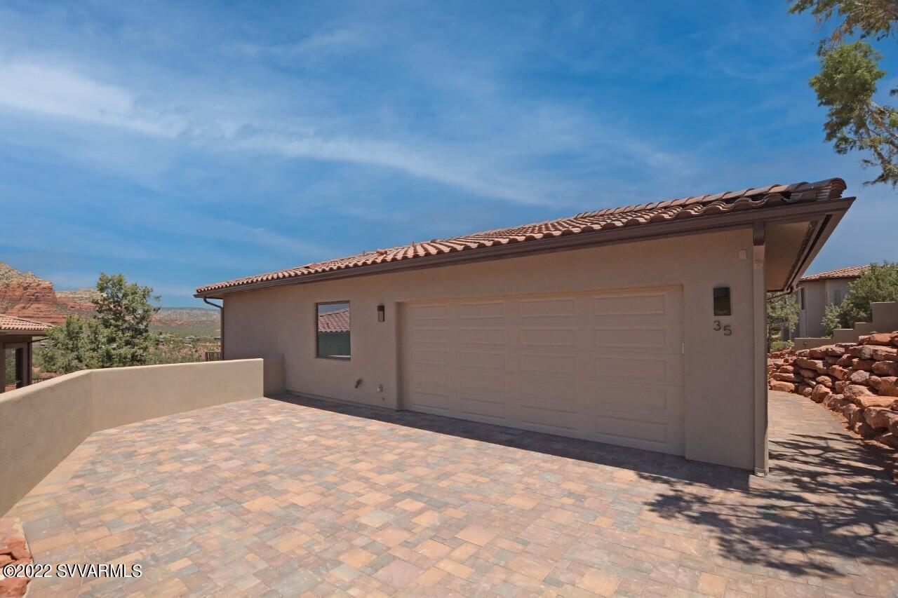 Les Springs - Residential