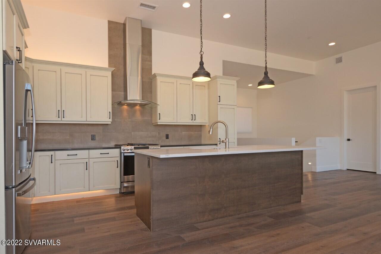 Les Springs - Residential