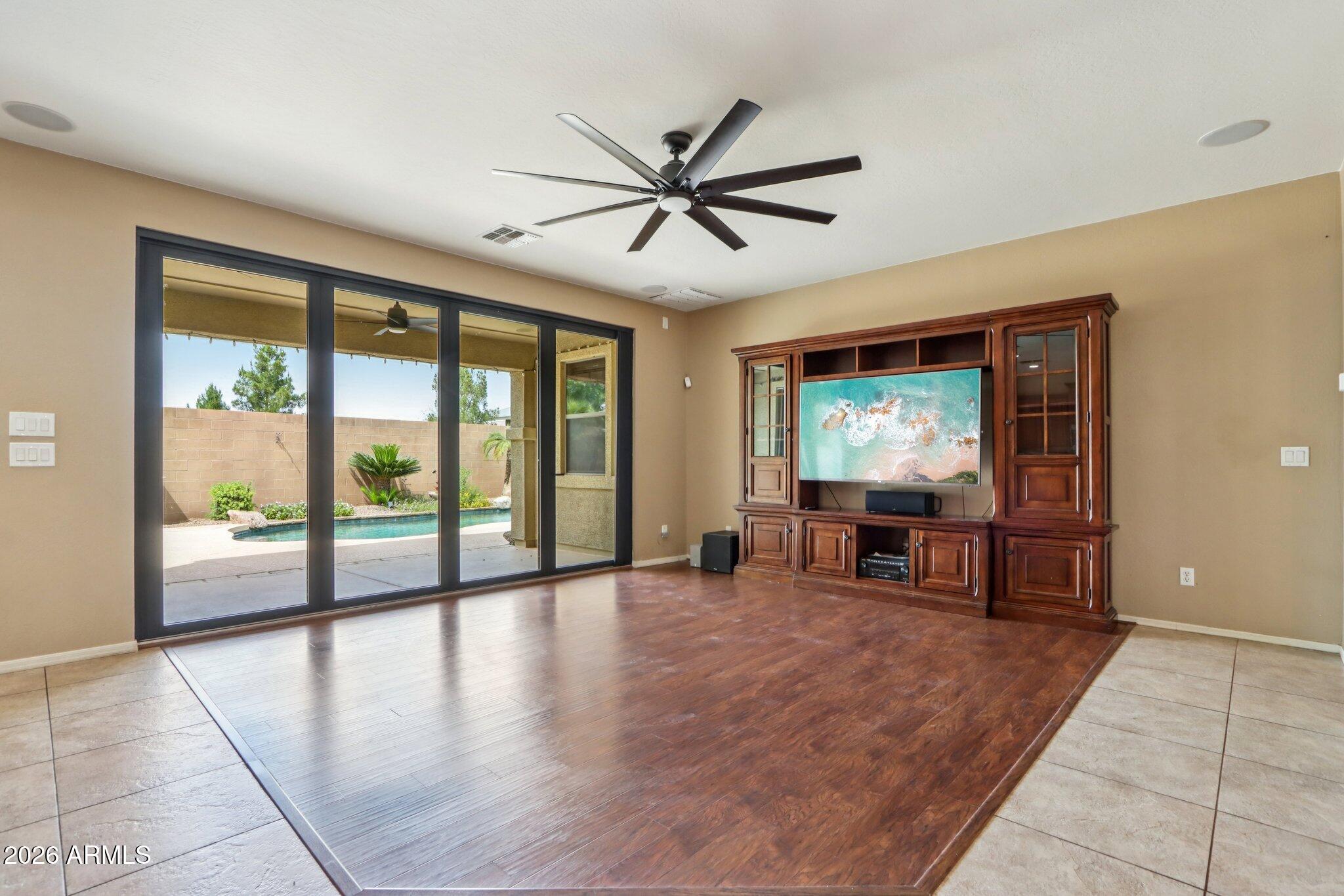 EAGLE GLEN 2 - Residential