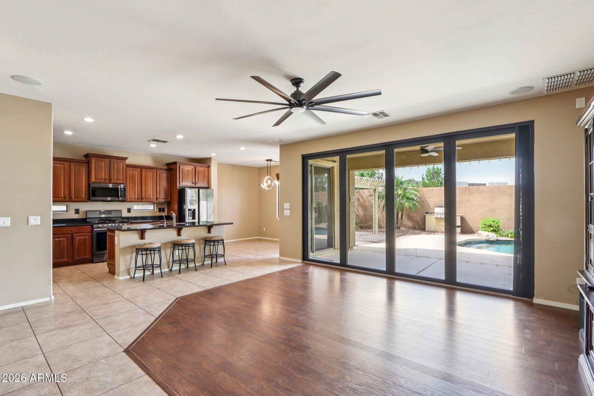 EAGLE GLEN 2 - Residential