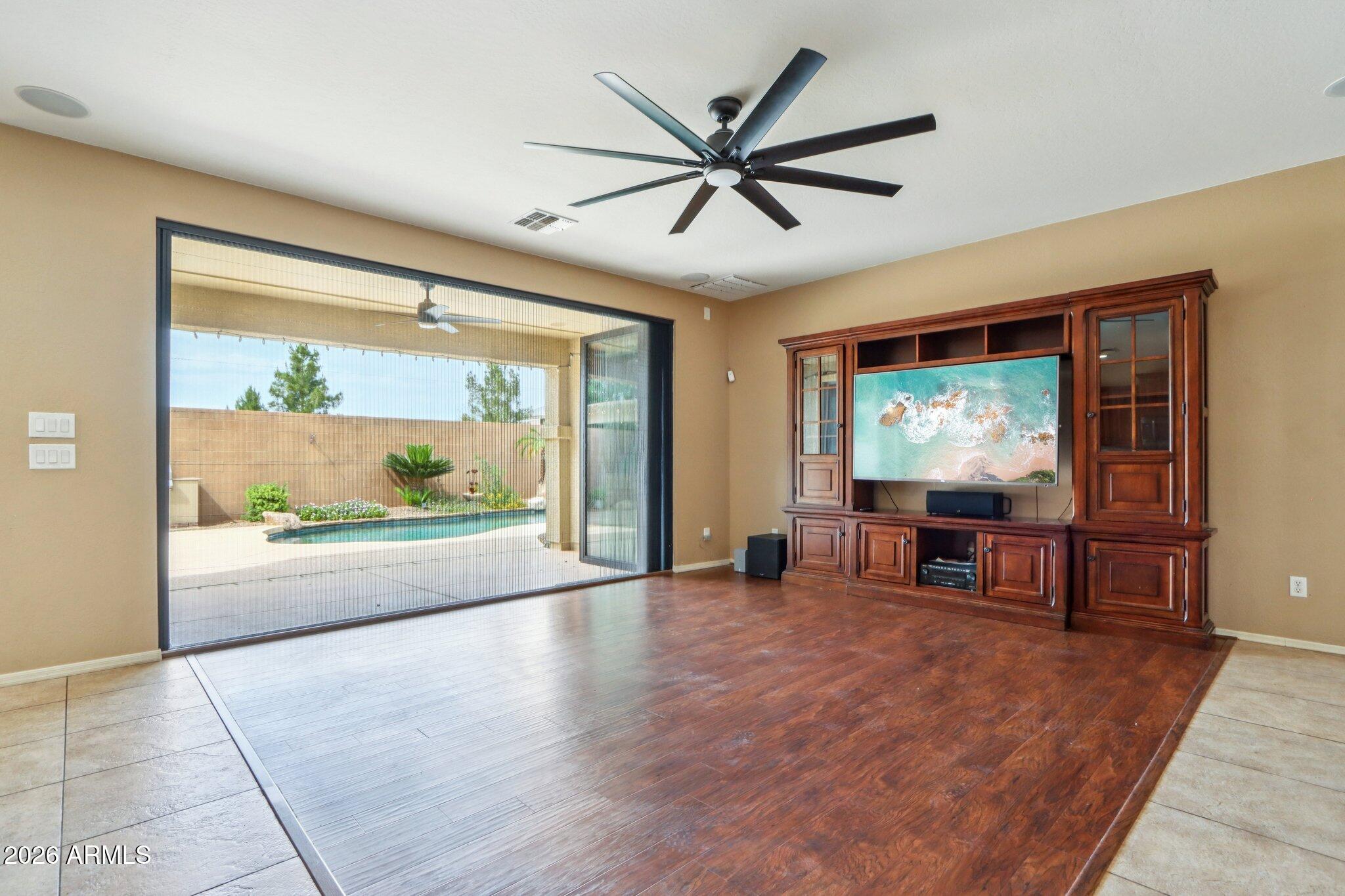 EAGLE GLEN 2 - Residential