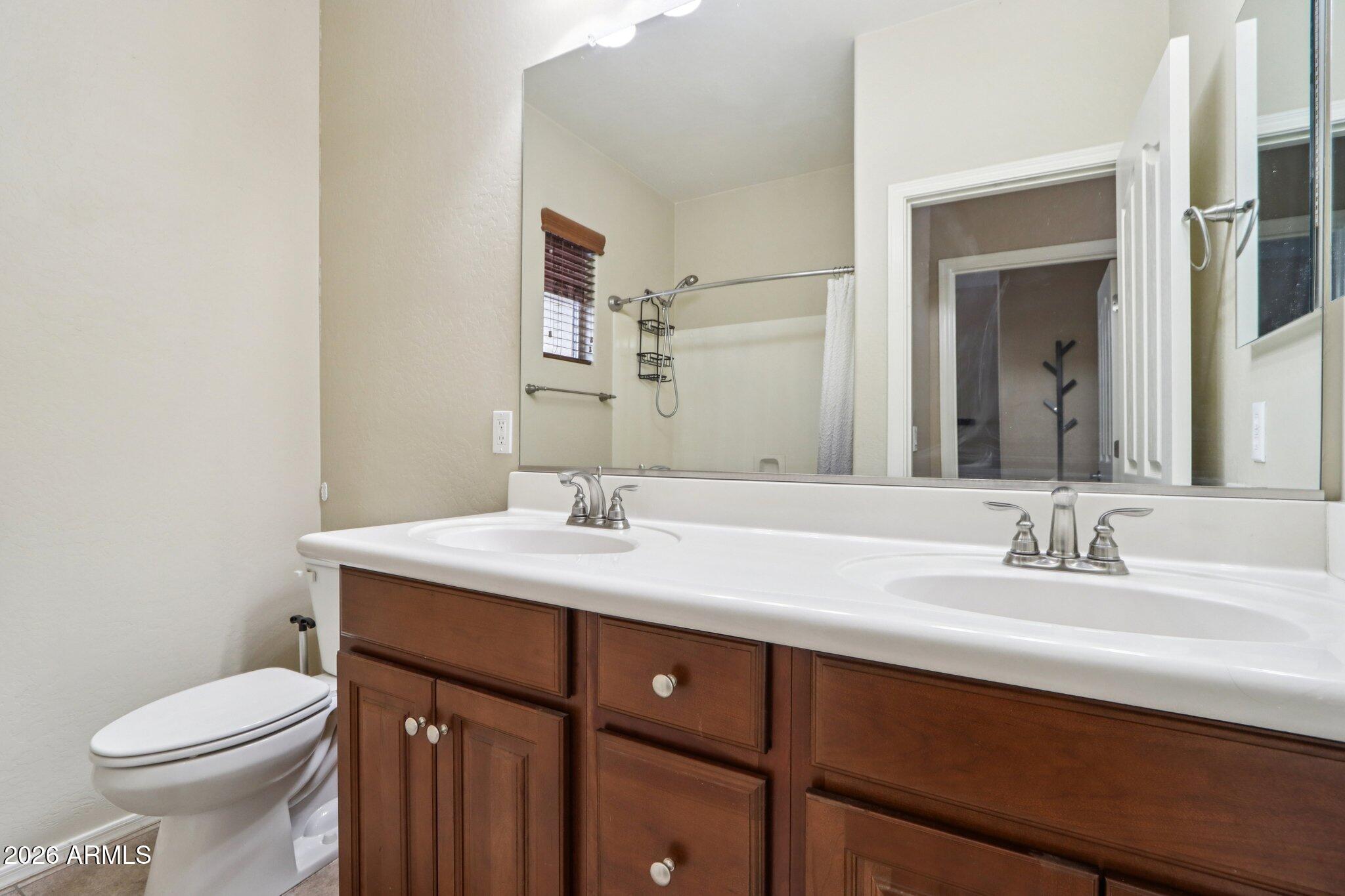 EAGLE GLEN 2 - Residential