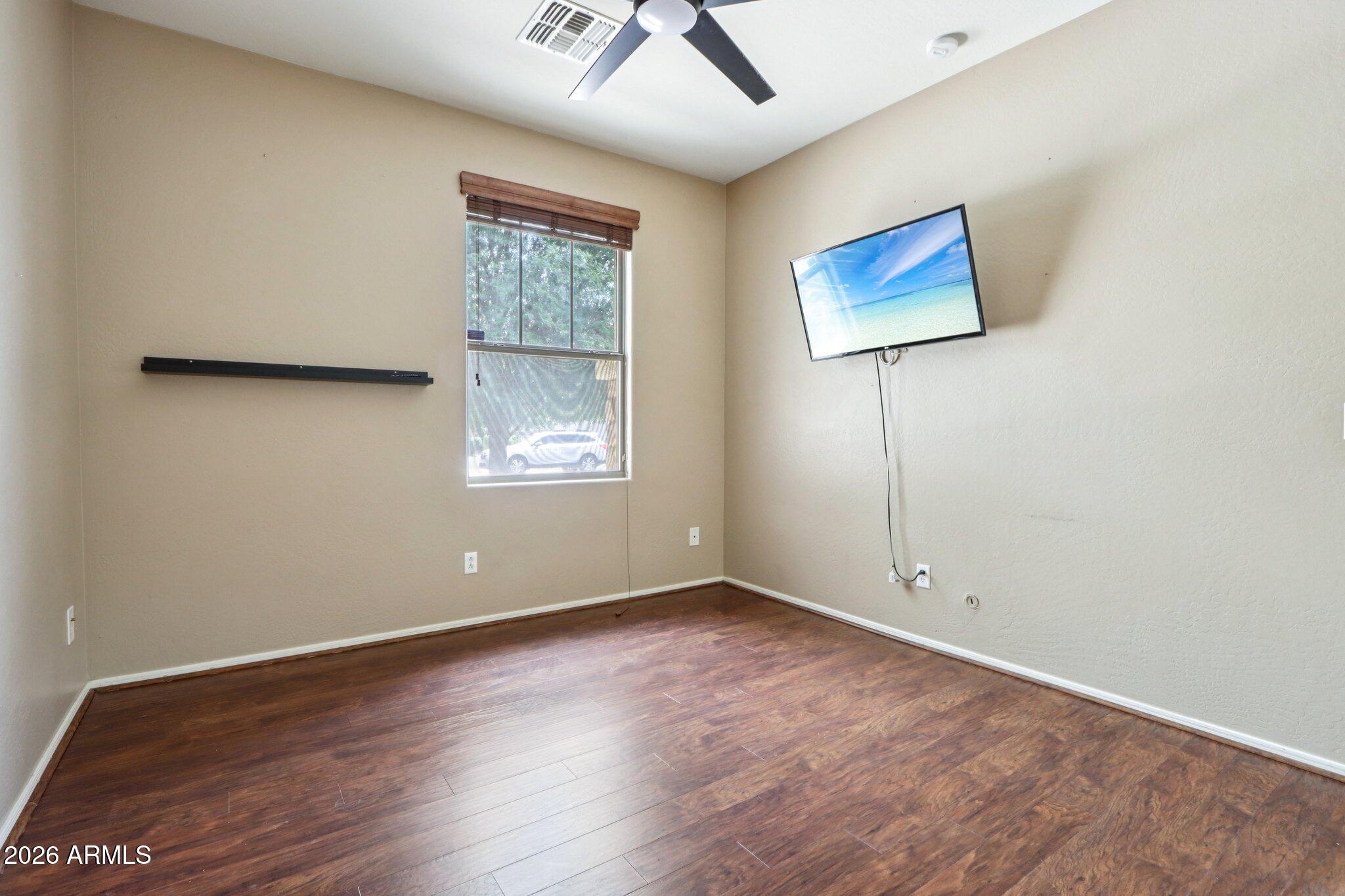 EAGLE GLEN 2 - Residential