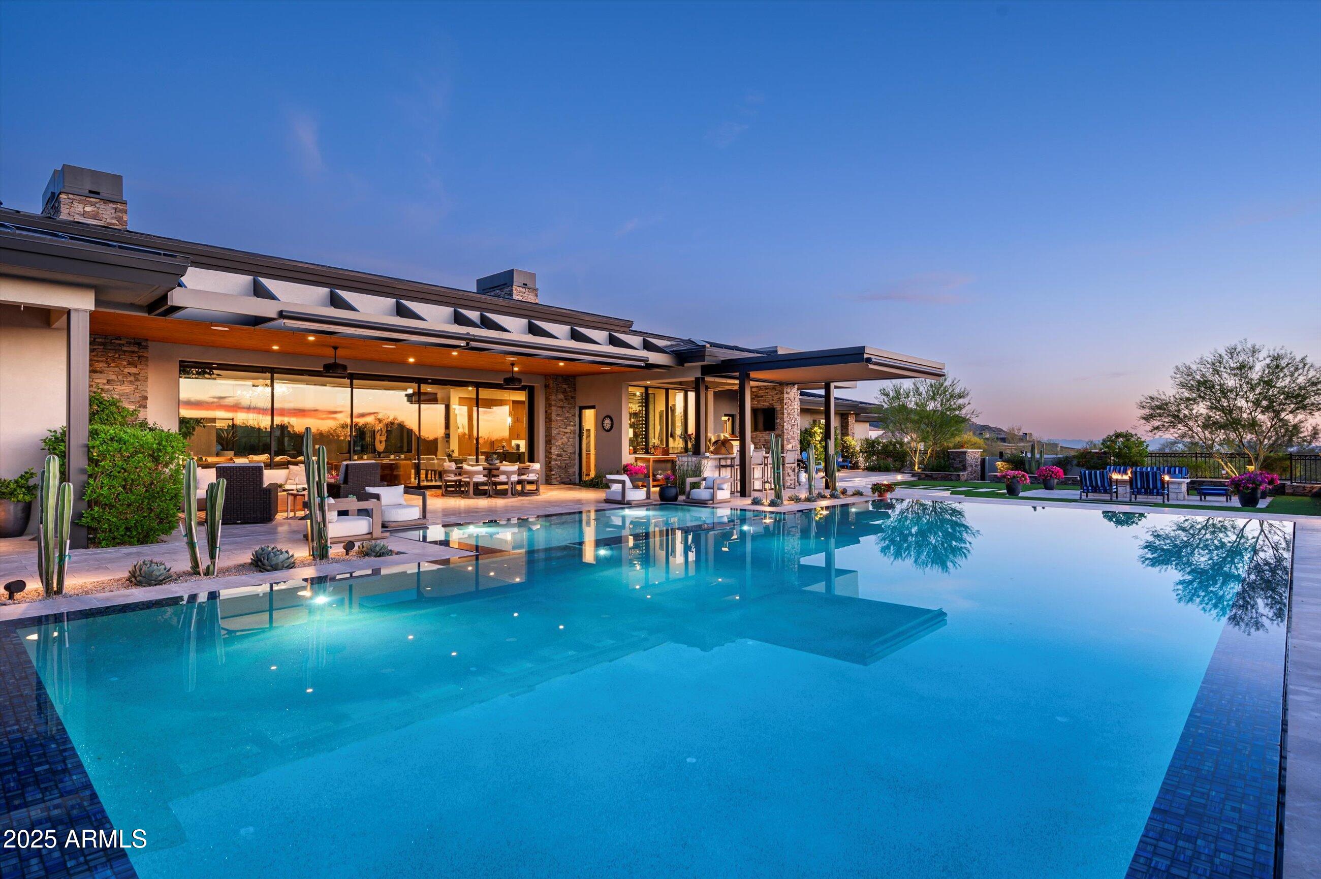 WHISPER ROCK - Residential