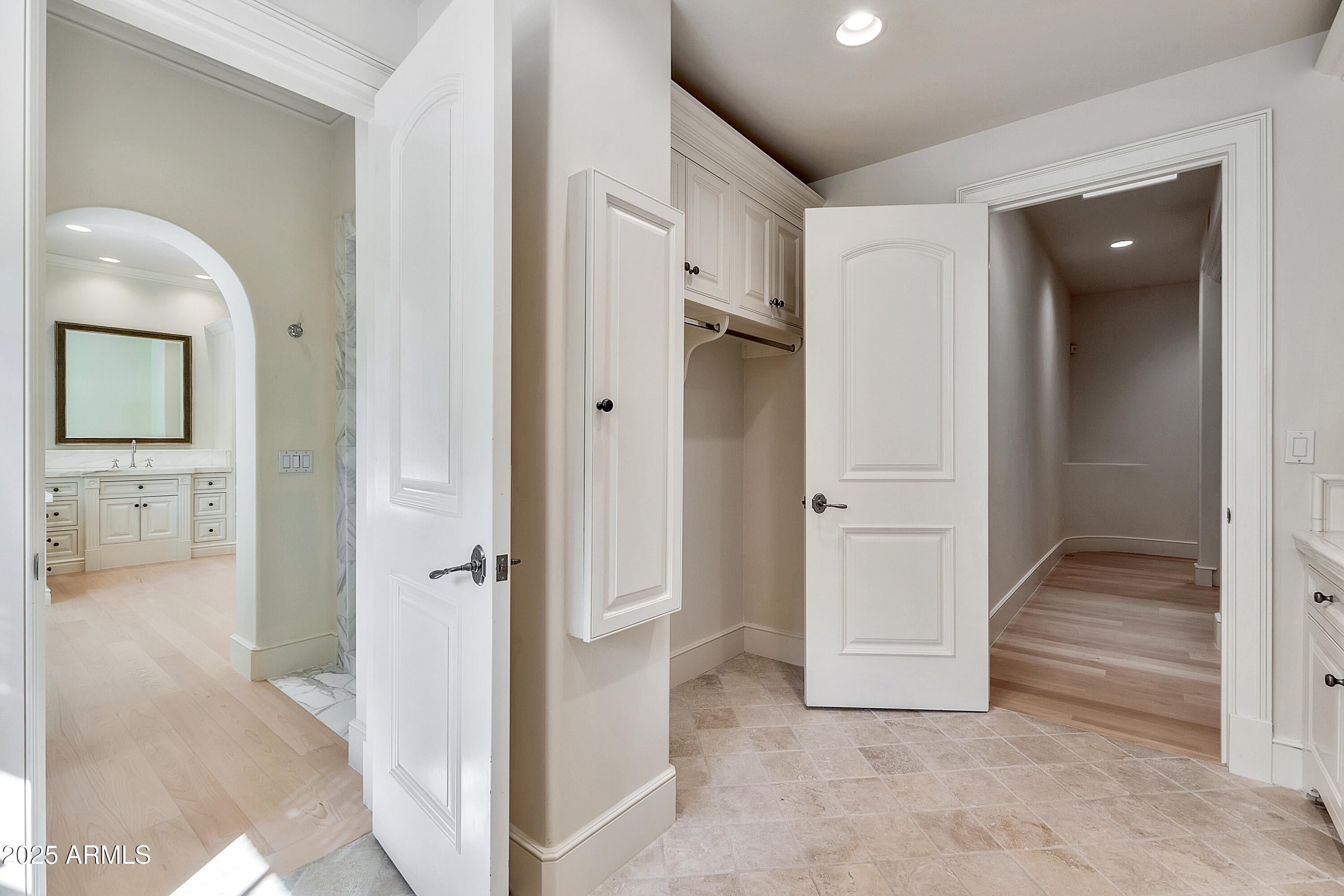 OAKWOOD HILLS SUBDIVISION RE-AMD LOT 1-33 TR A-D - Residential