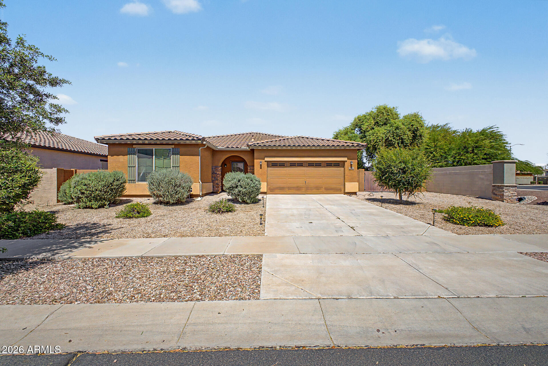 Welcome to this spacious and well-maintained single-story home in Glendale, offering comfort, functionality, and a great location. Featuring 3 bedrooms, 2 bathrooms, and over 2,100 square feet of living space, this home provides plenty of room for both everyday living and entertaining.
Inside, you'll find a bright and open layout with generous living areas that connect seamlessly to the kitchen and dining space. The kitchen offers ample cabinet storage and counter space, making it ideal for cooking and hosting family or guests. The primary suite provides a private retreat with its own bathroom and generous closet space, while the additional bedrooms offer flexibility for guests, a home office, or hobbies. Situated on a large 10,000+ sq ft lot, the backyard offers endless possibilities.