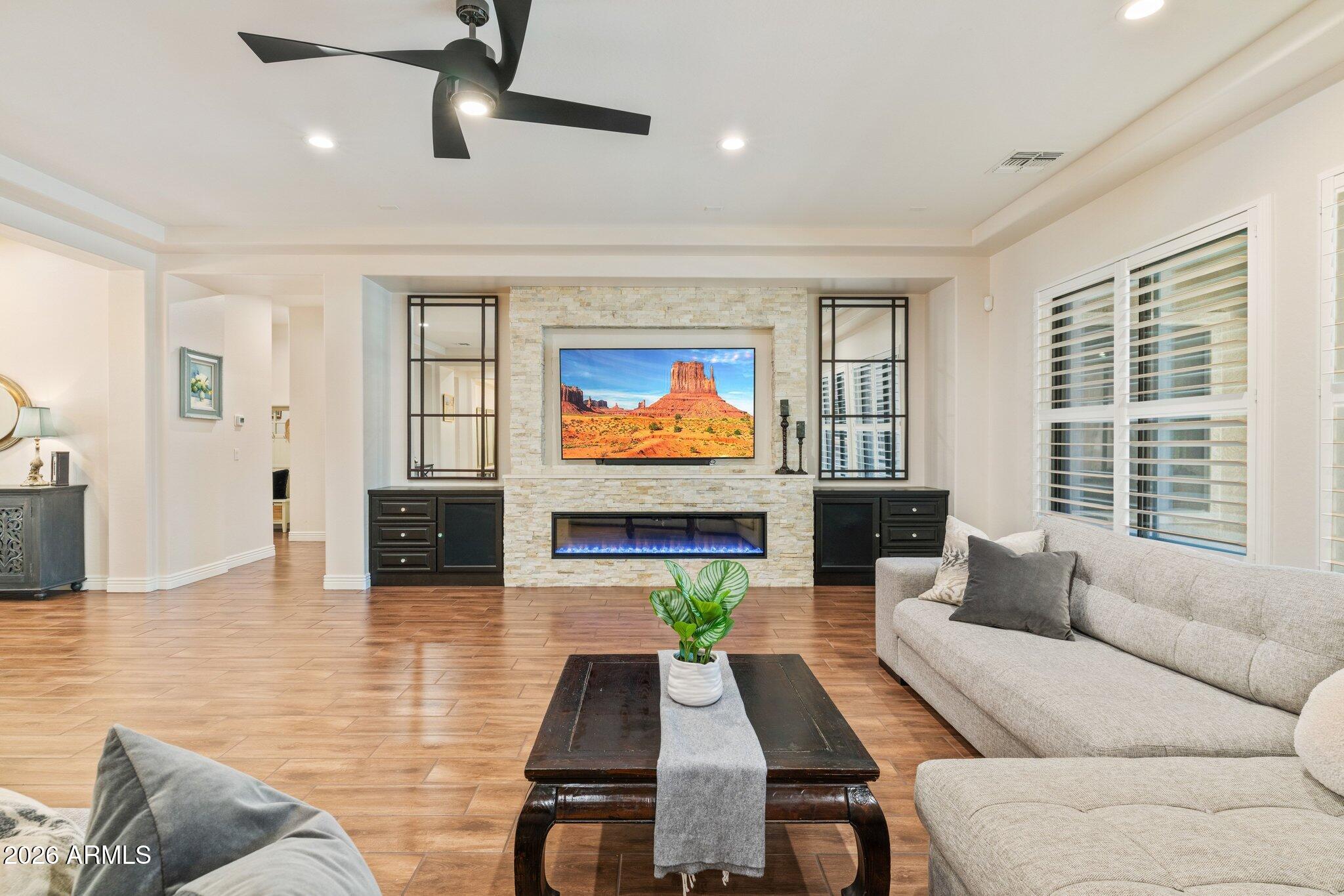 STRATLAND ESTATES - Residential