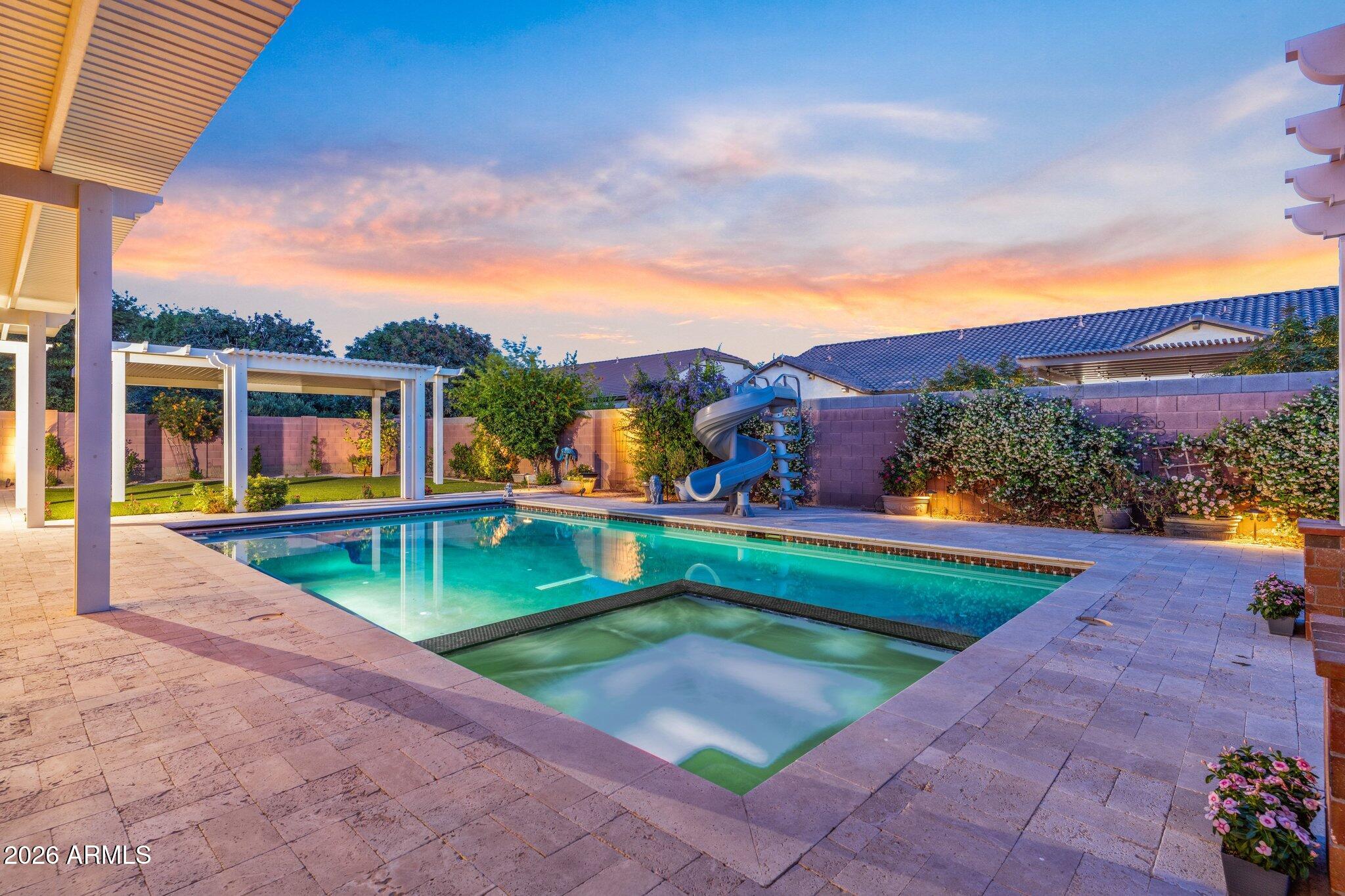 STRATLAND ESTATES - Residential