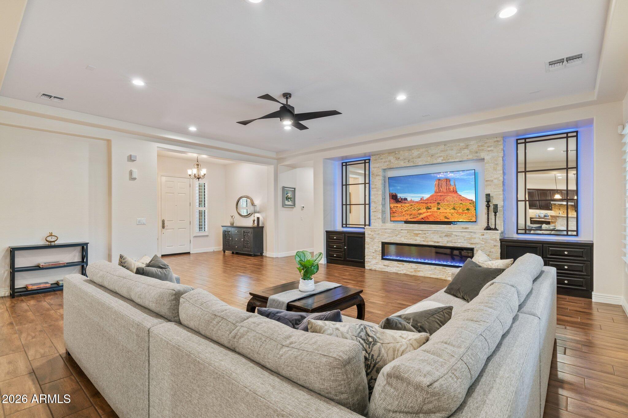 STRATLAND ESTATES - Residential