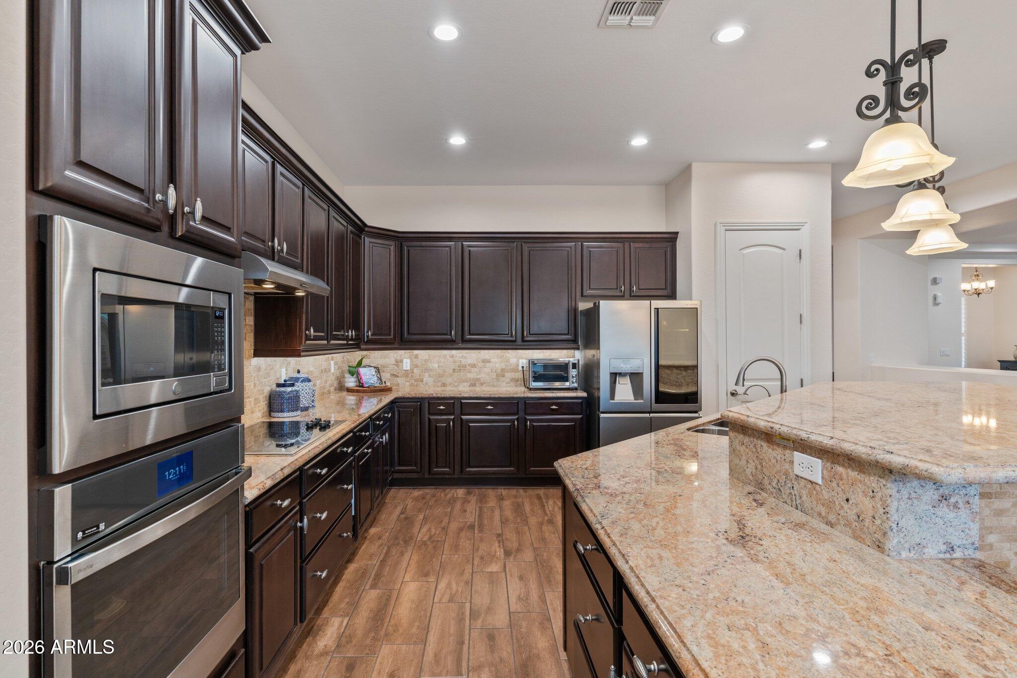 STRATLAND ESTATES - Residential