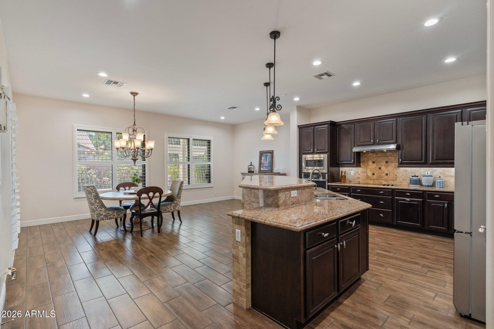 STRATLAND ESTATES - Residential