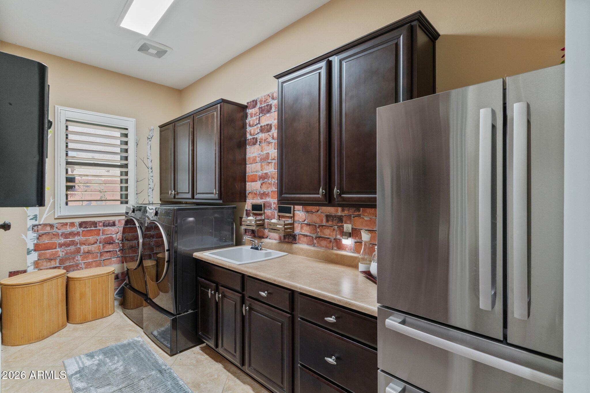 STRATLAND ESTATES - Residential