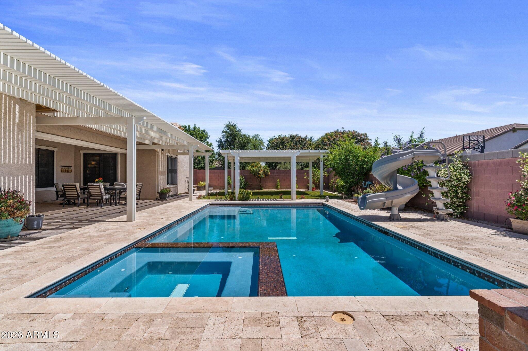 STRATLAND ESTATES - Residential
