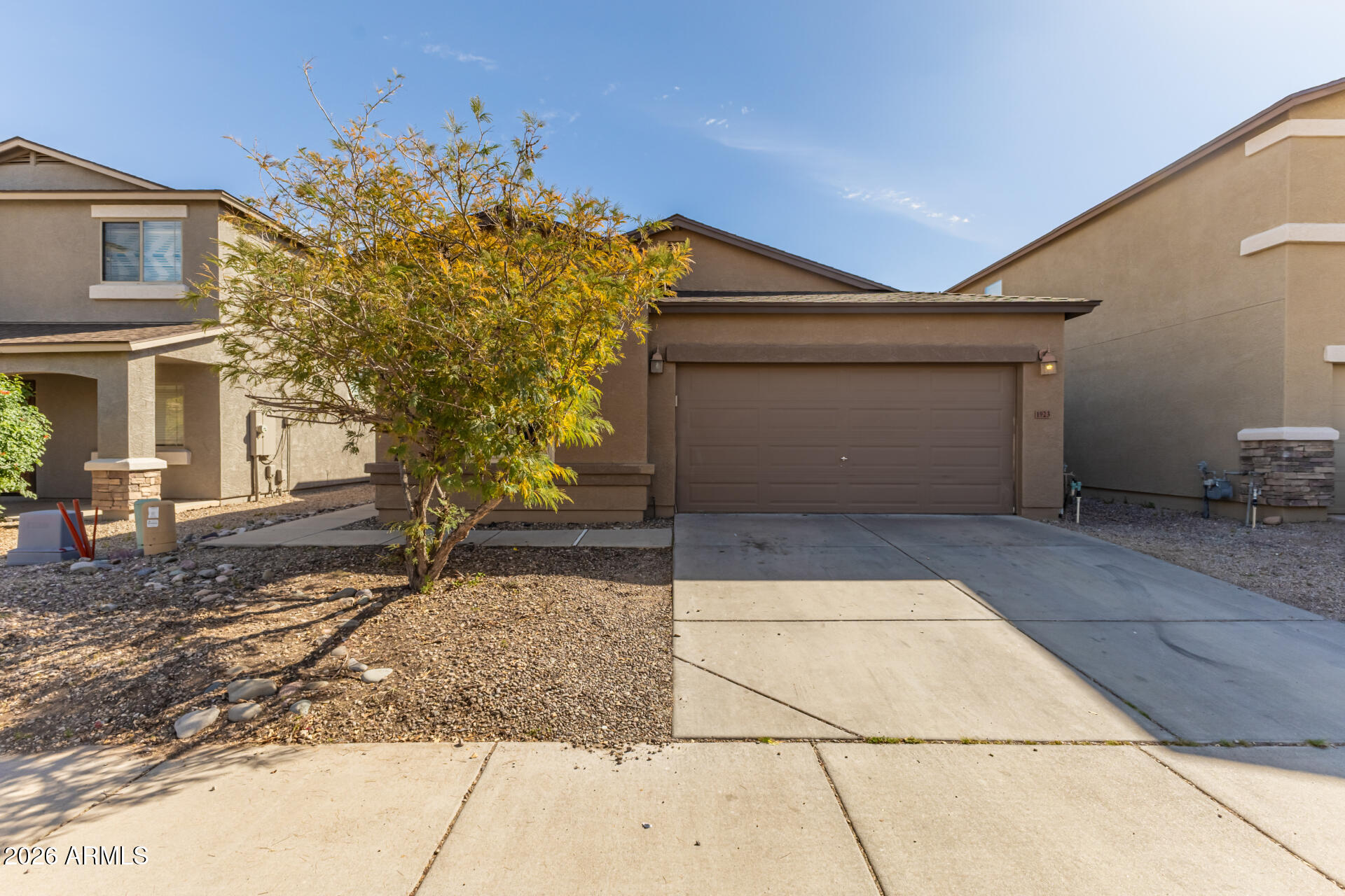 Welcome home to this beautiful 4 bedrooms and 2 bathrooms split floor plan with open kitchen. 

Newer Roof, Newer A/C and windows makes this charming home a perfect choice.