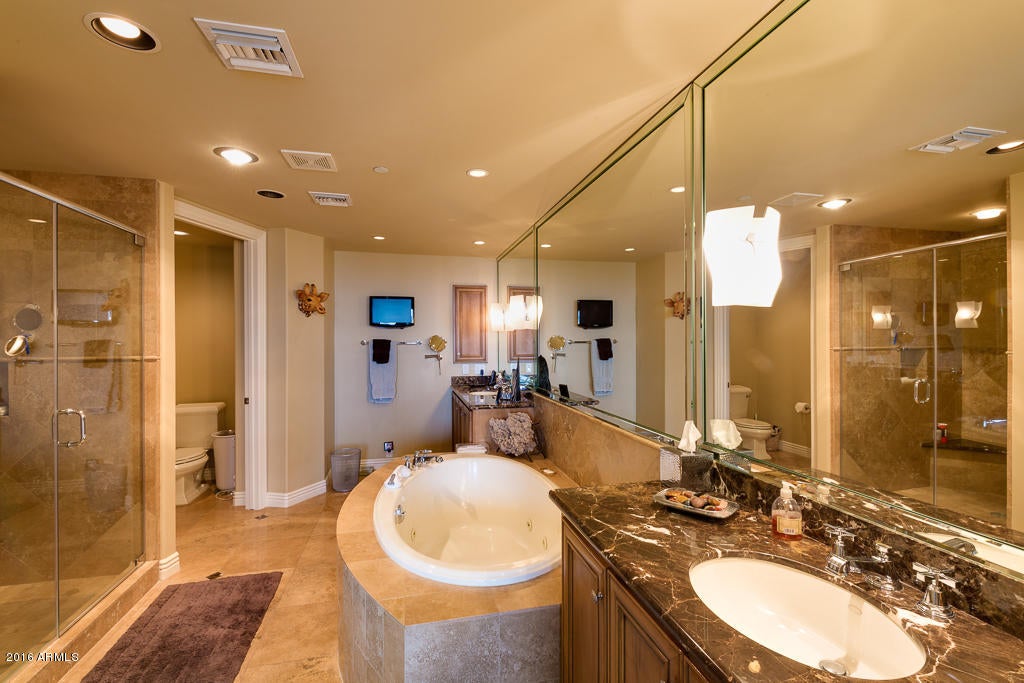 SCOTTSDALE WATERFRONT RESIDENCES CONDOMINIUM - Residential