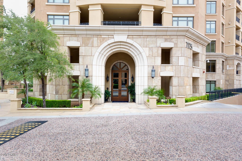 SCOTTSDALE WATERFRONT RESIDENCES CONDOMINIUM - Residential