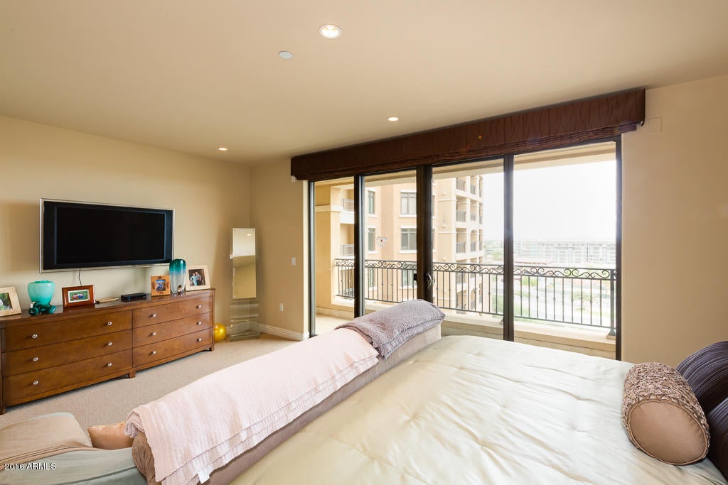 SCOTTSDALE WATERFRONT RESIDENCES CONDOMINIUM - Residential