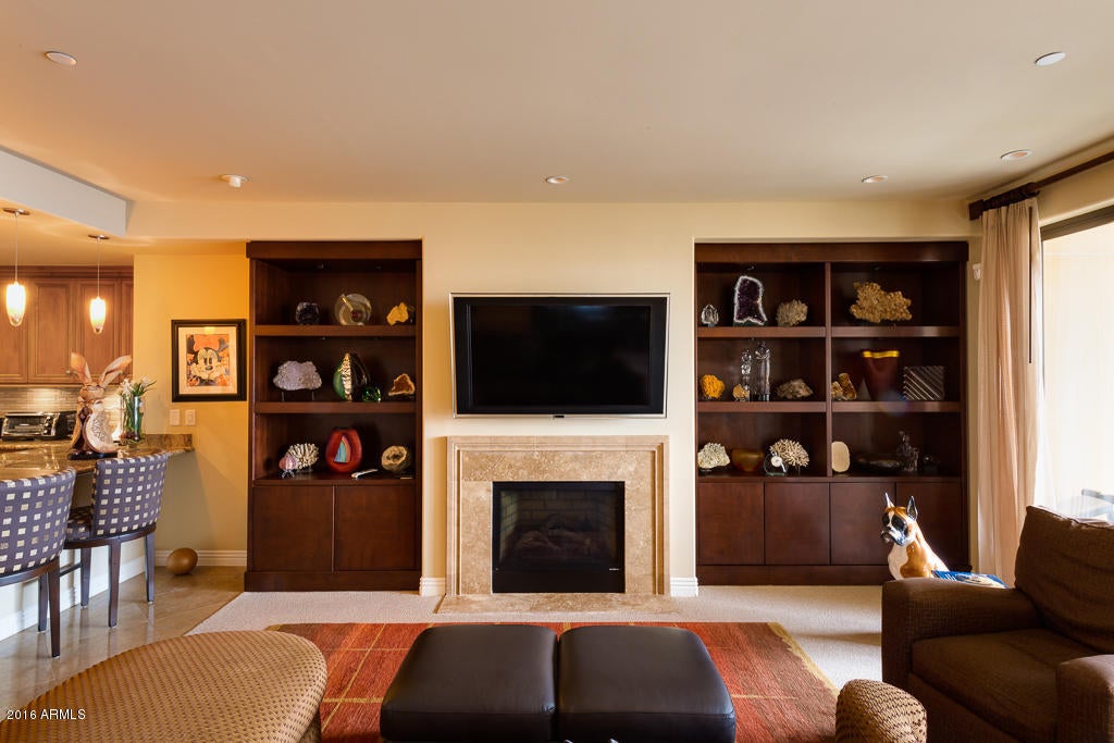 SCOTTSDALE WATERFRONT RESIDENCES CONDOMINIUM - Residential