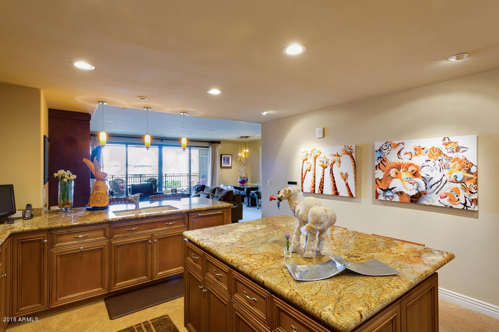 SCOTTSDALE WATERFRONT RESIDENCES CONDOMINIUM - Residential