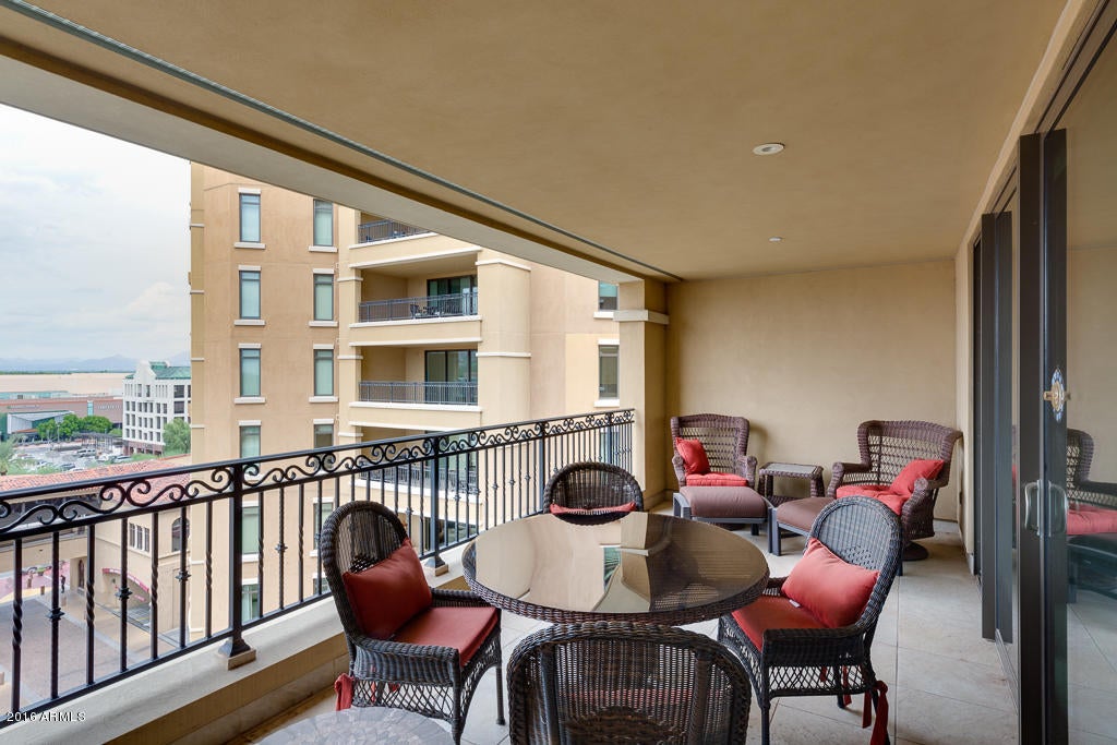 SCOTTSDALE WATERFRONT RESIDENCES CONDOMINIUM - Residential