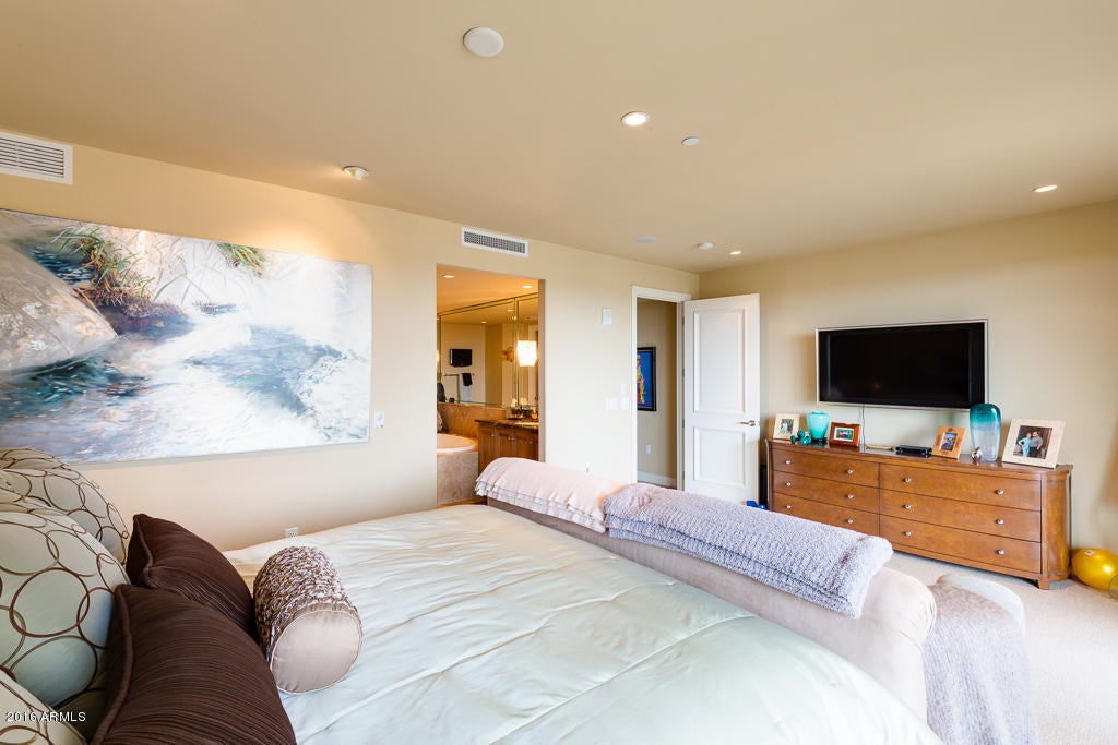 SCOTTSDALE WATERFRONT RESIDENCES CONDOMINIUM - Residential