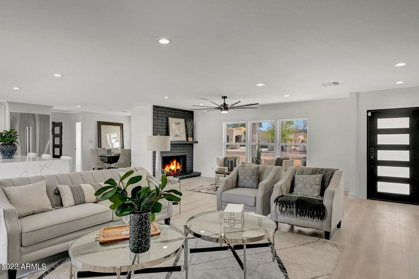 PARADISE VALLEY RANCHOS - Residential