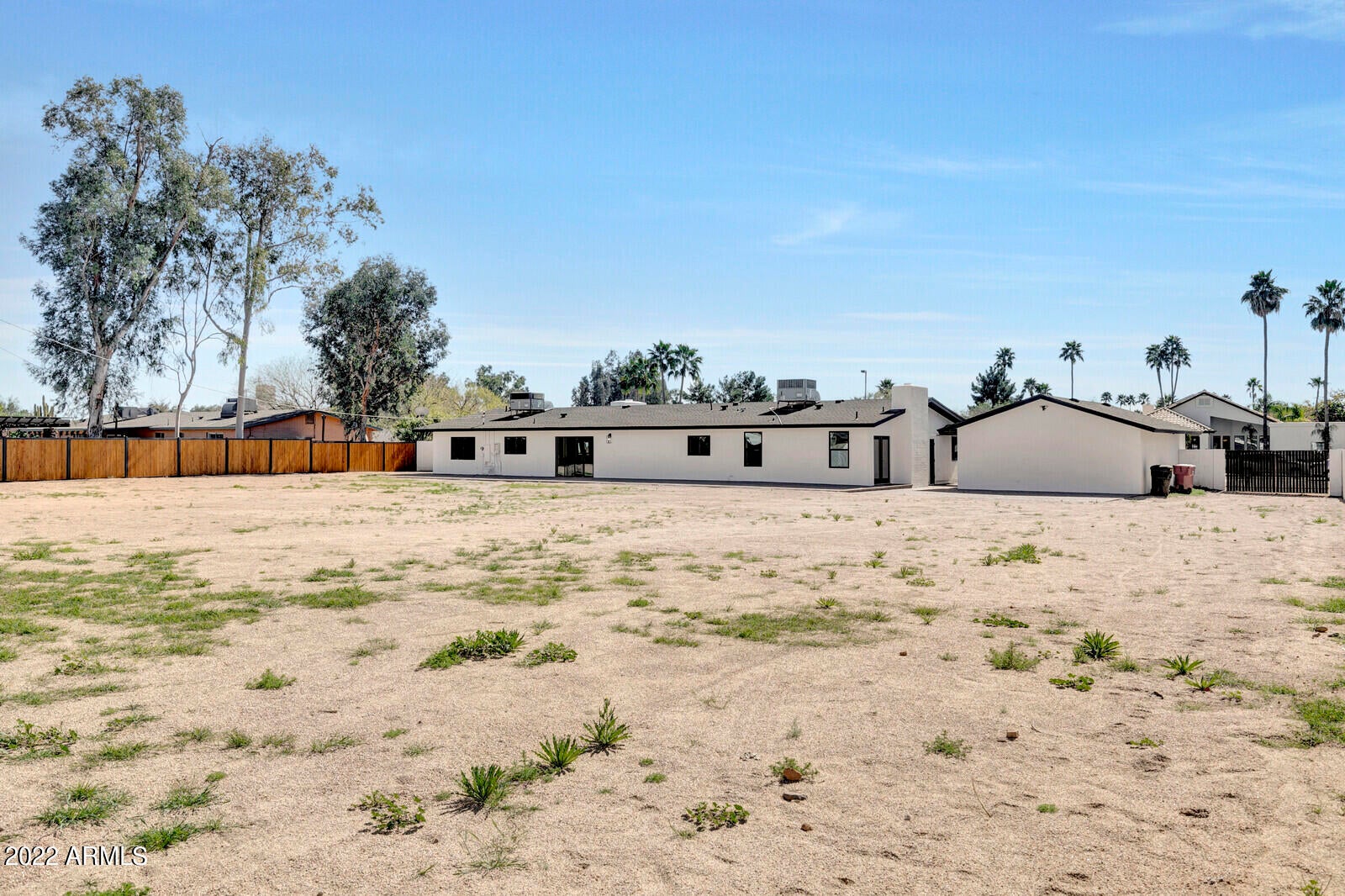 PARADISE VALLEY RANCHOS - Residential
