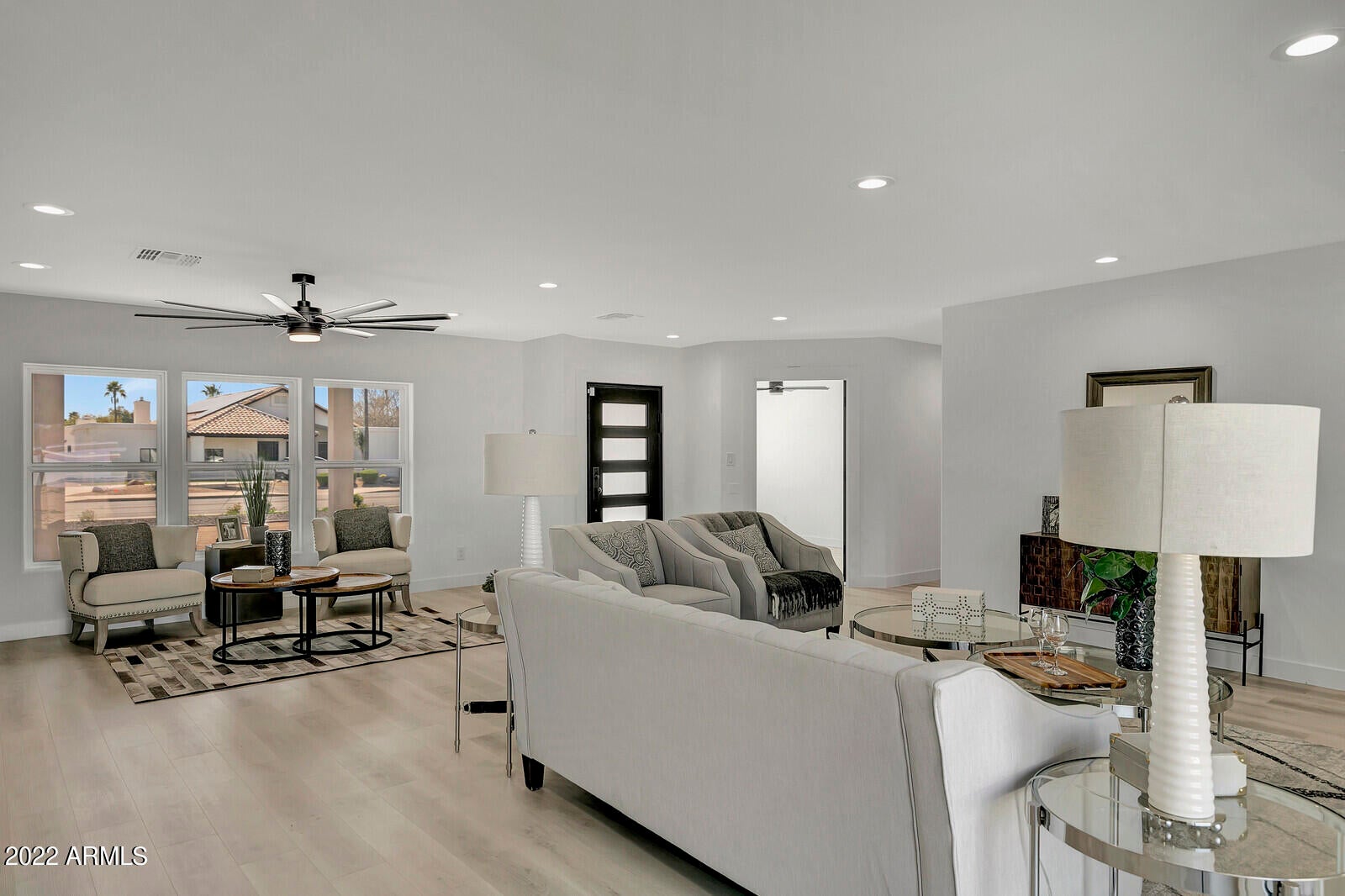 PARADISE VALLEY RANCHOS - Residential