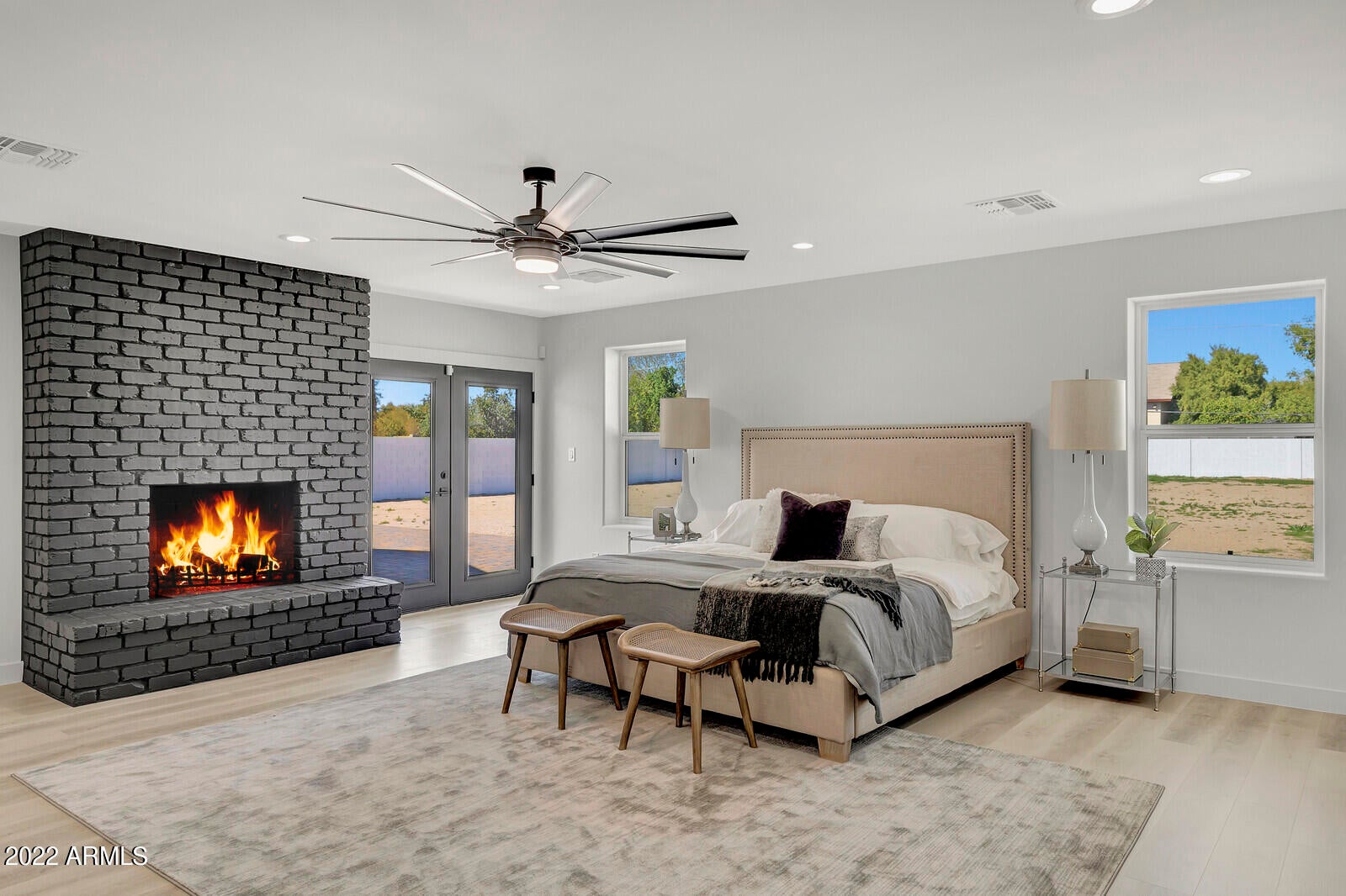 PARADISE VALLEY RANCHOS - Residential