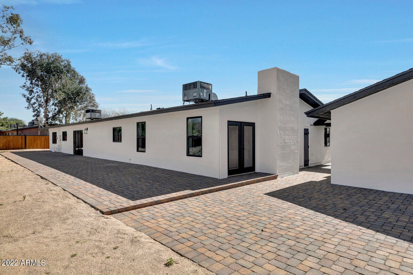 PARADISE VALLEY RANCHOS - Residential