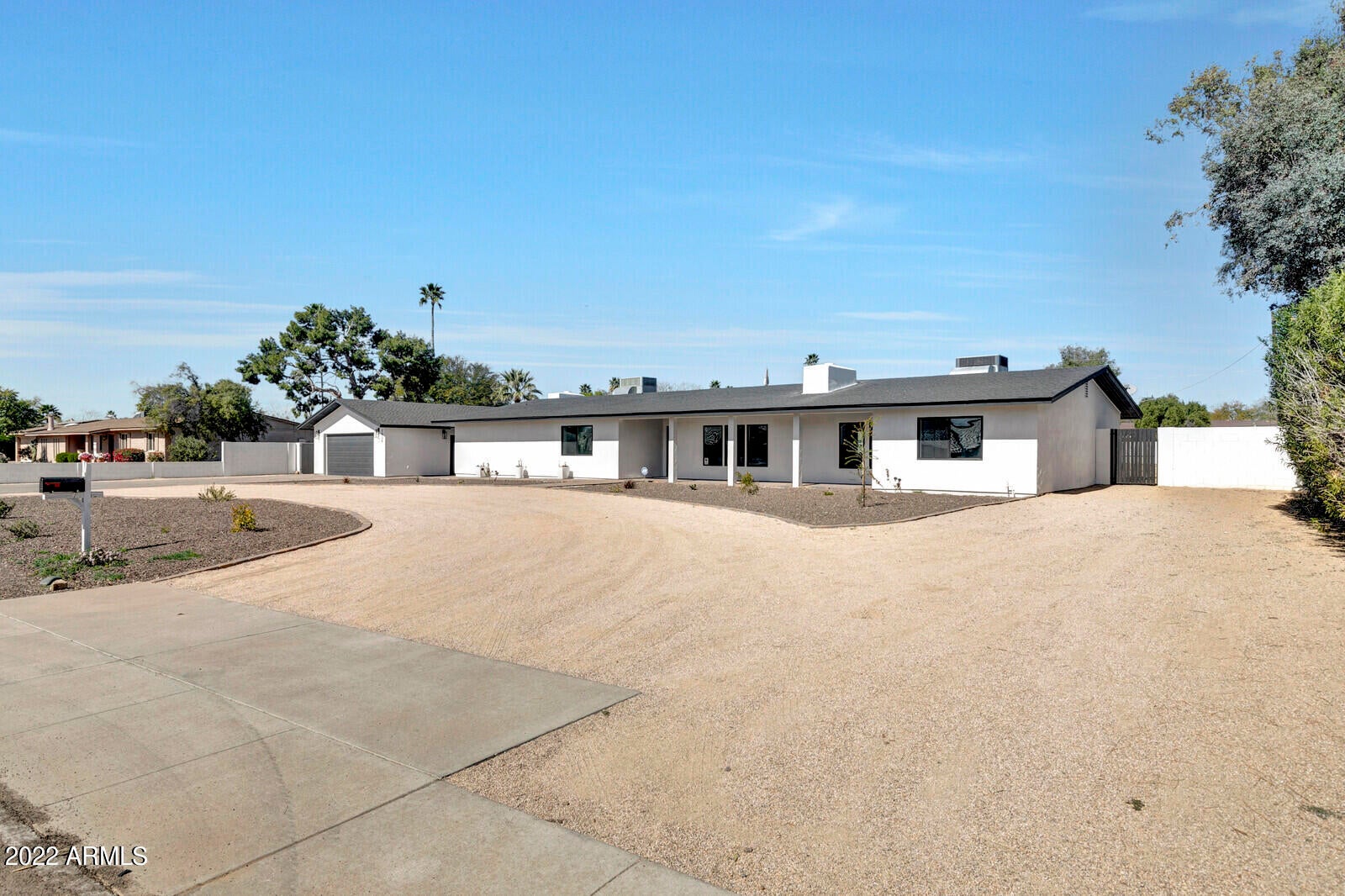 PARADISE VALLEY RANCHOS - Residential
