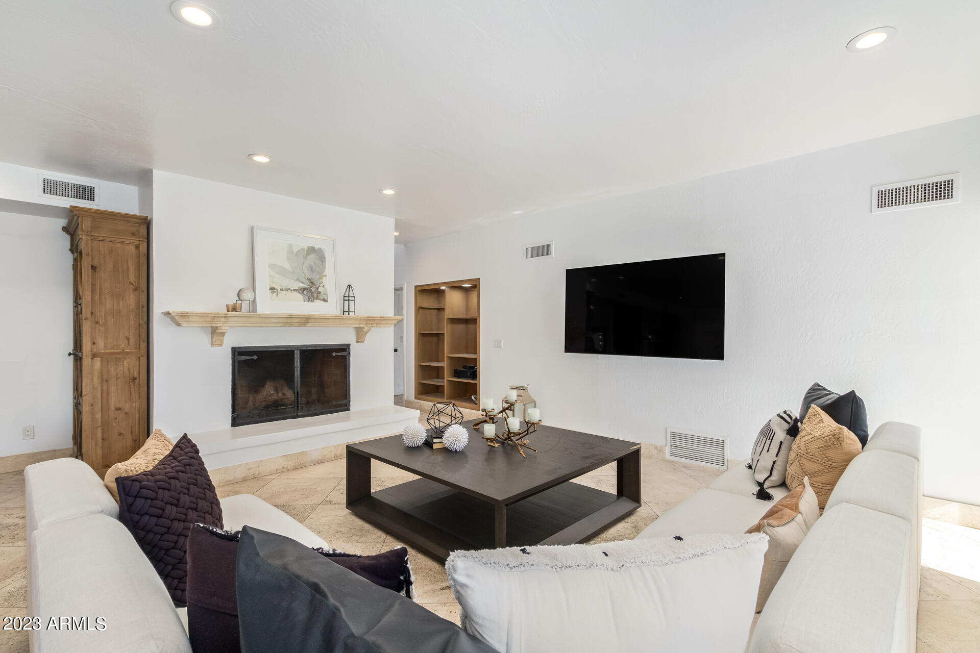 VILLAGE AT CAMELBACK MOUNTAIN - Residential