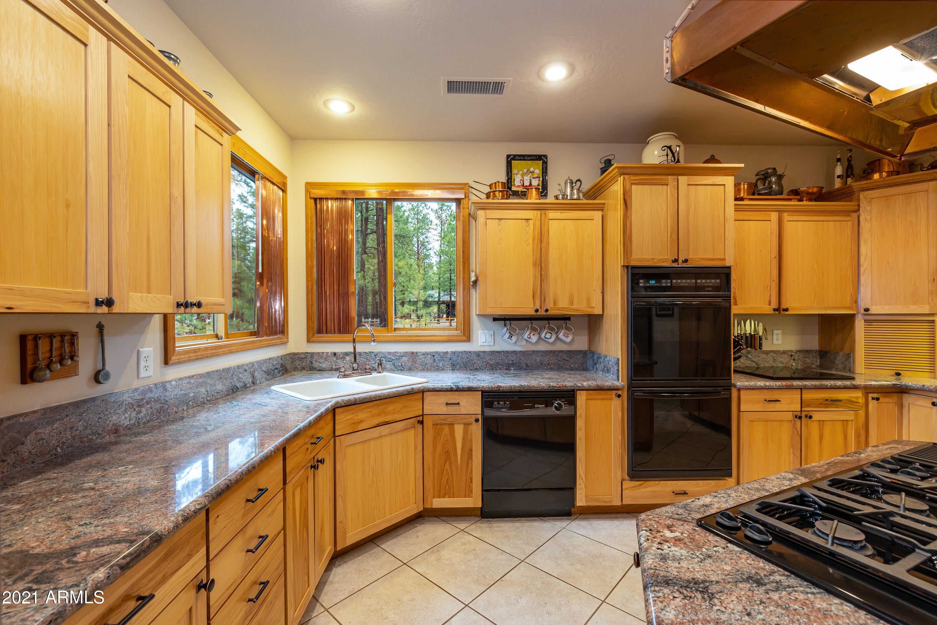 LOCKETT RANCHES - Residential